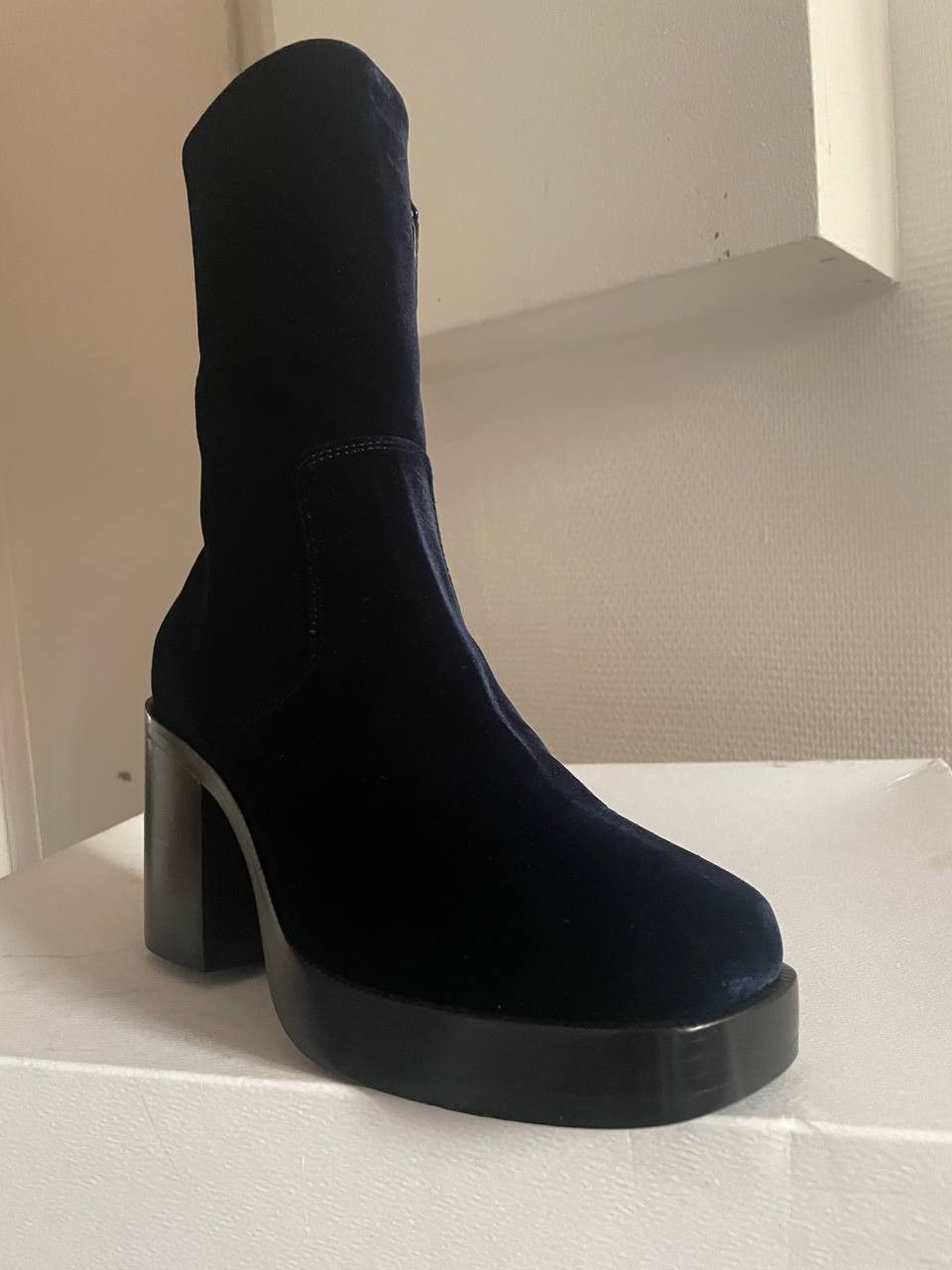 Balenciaga RARE 17SS Heeled velvet boots Size US 7 / EU 40 - 2 Thumbnail