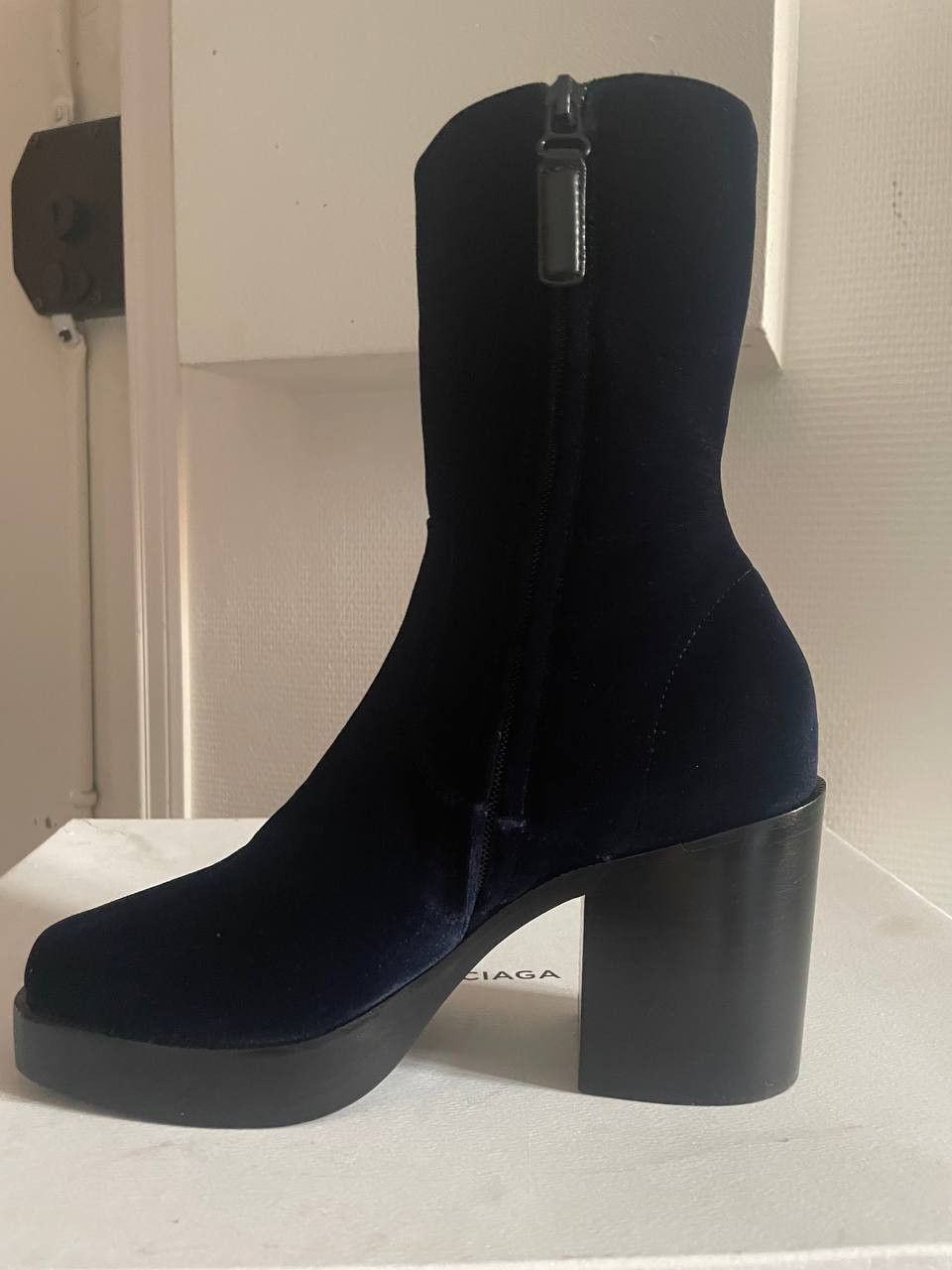 Balenciaga RARE 17SS Heeled velvet boots Size US 7 / EU 40 - 1 Thumbnail