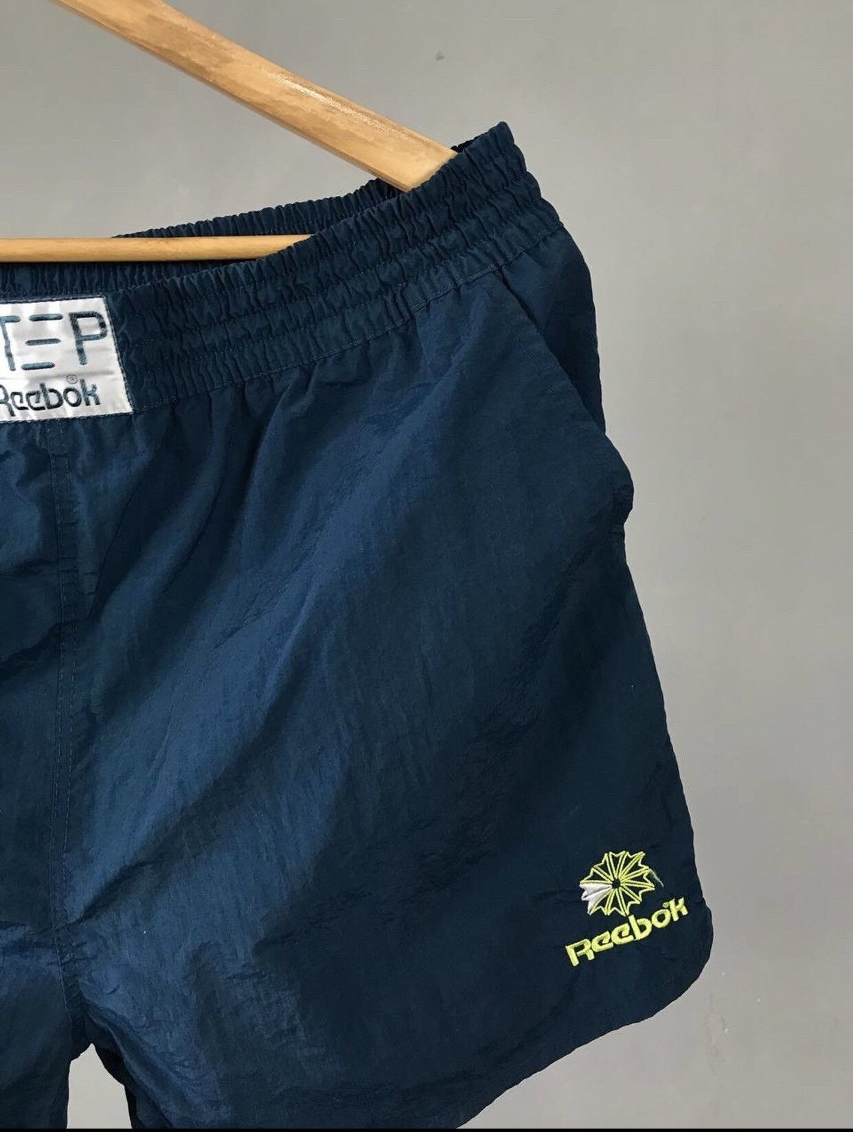 Reebok Reebok Step vintage nylon sportwear shorts Size US 34 / EU 50 - 2 Thumbnail
