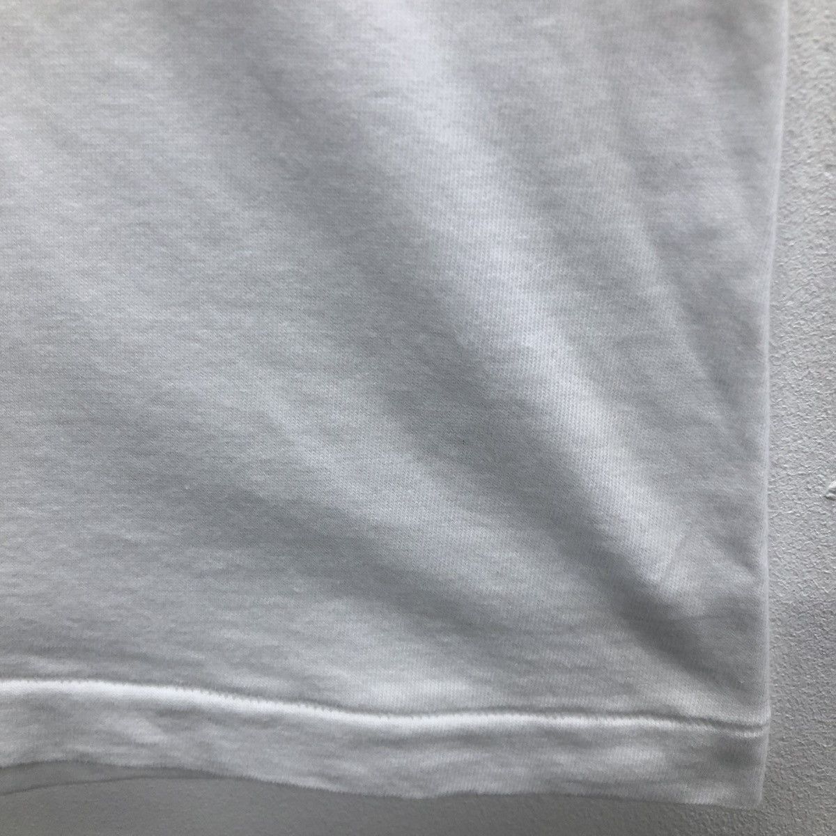 Banana Republic Banana Republic Globe World Backprint Tshirt Size US S / EU 44-46 / 1 - 5 Thumbnail