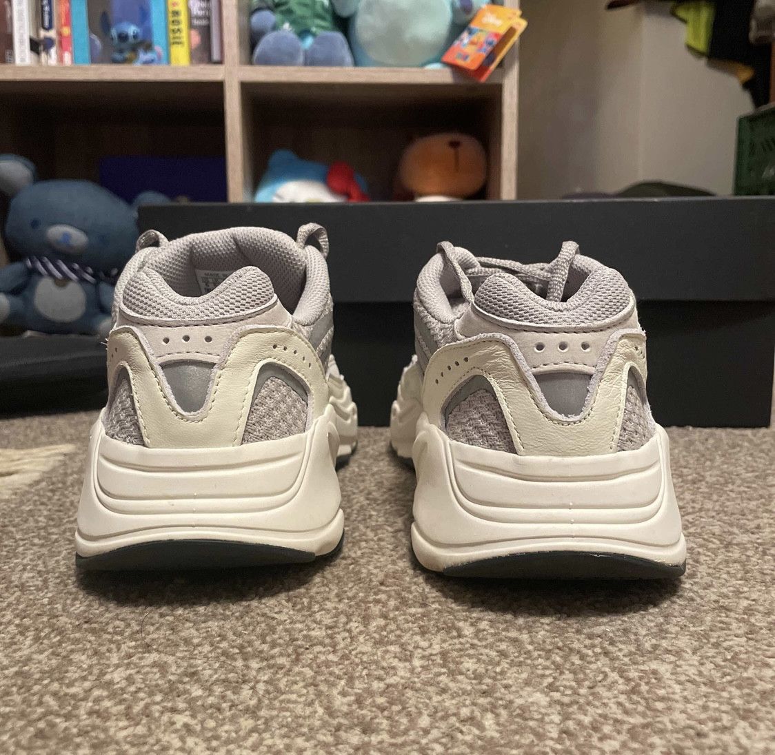 Adidas × Kanye West Yeezy v2 Static Size US 6 / EU 39 - 8 Thumbnail