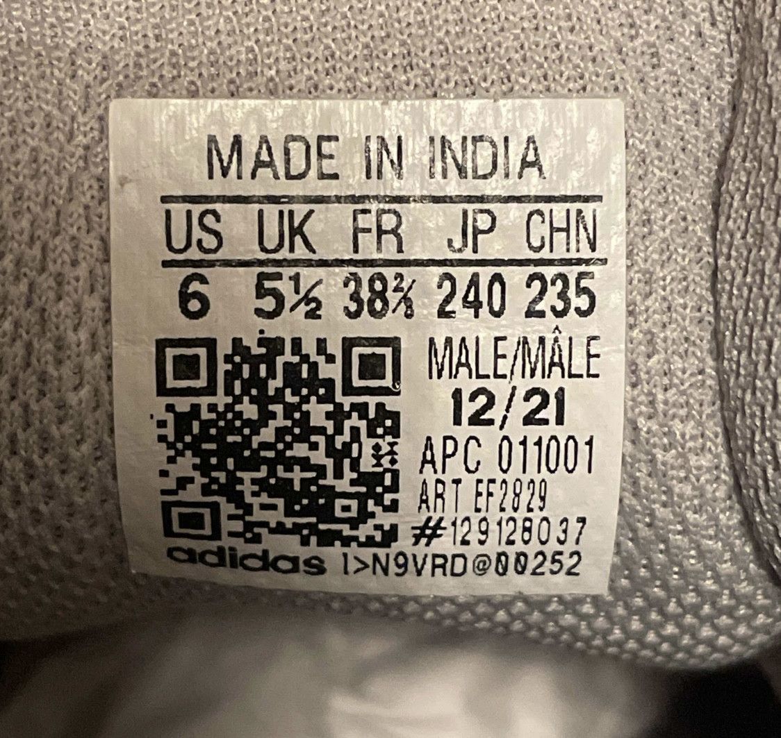 Adidas × Kanye West Yeezy v2 Static Size US 6 / EU 39 - 5 Thumbnail