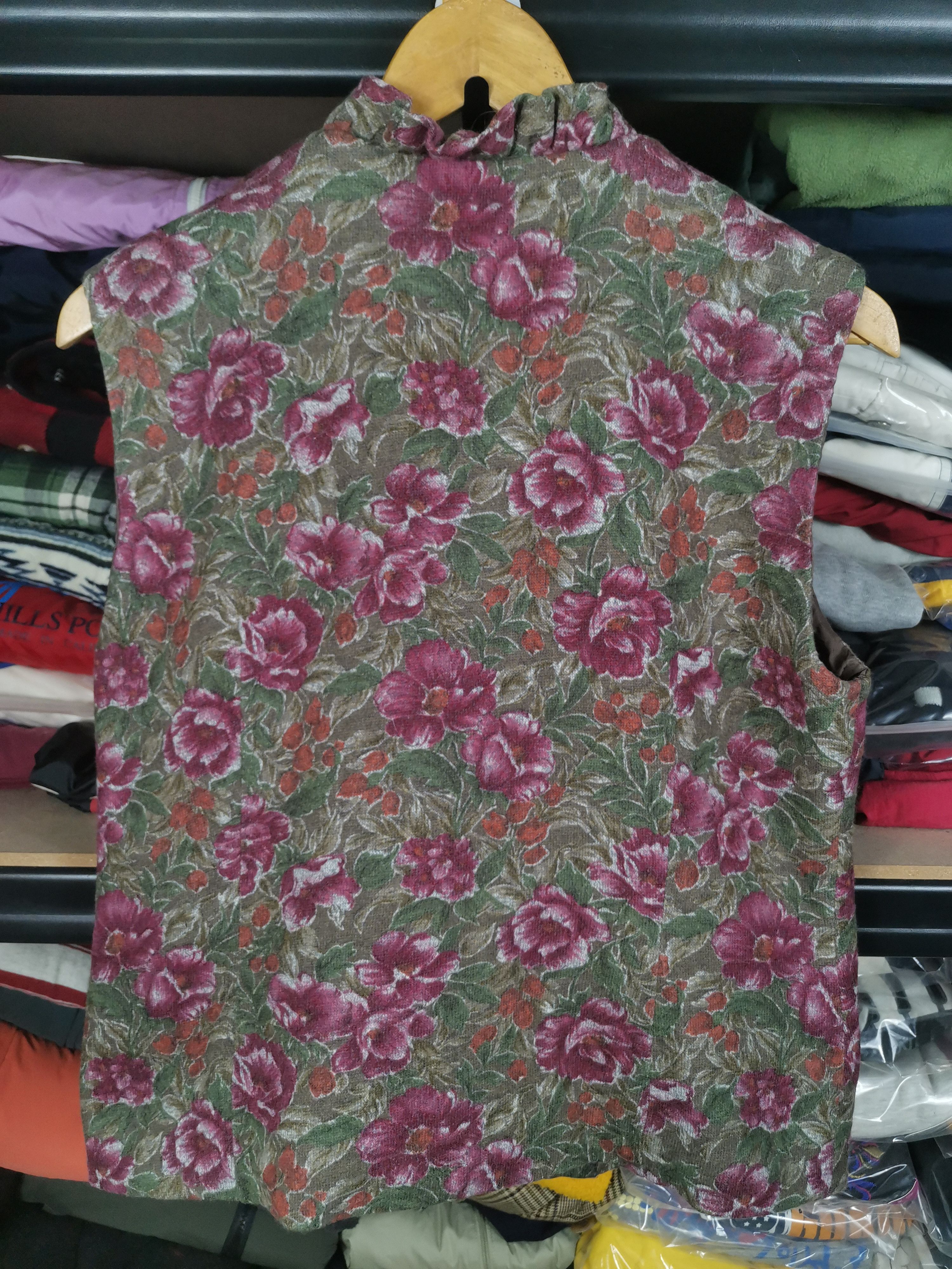 Japanese Brand Vintage Japanese Brand Galliarno Fullprint Floral Vest Size US M / EU 48-50 / 2 - 2 Thumbnail