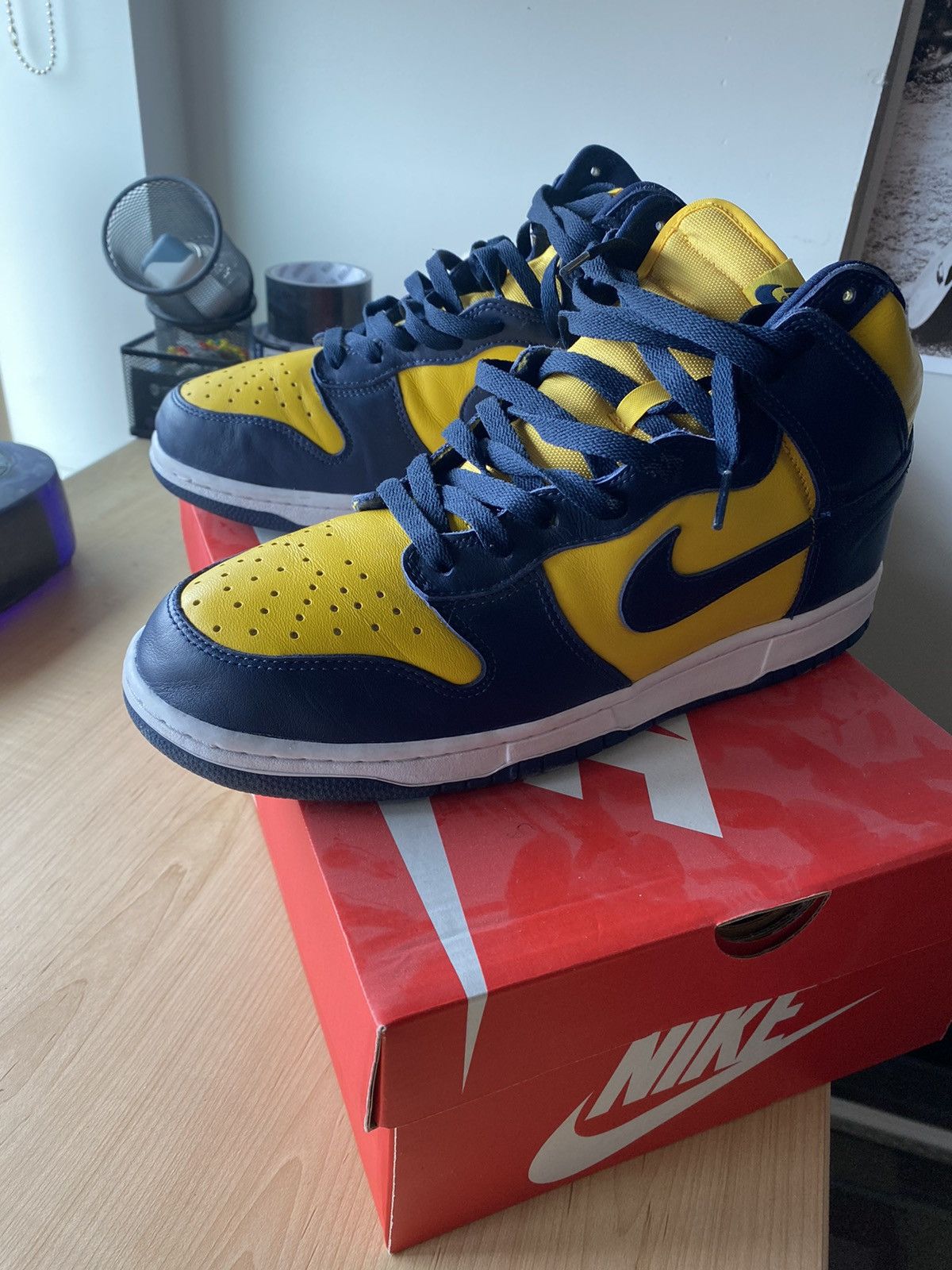 Jordan Brand Nike dunk Michigan Size US 11.5 / EU 44-45 - 3 Thumbnail
