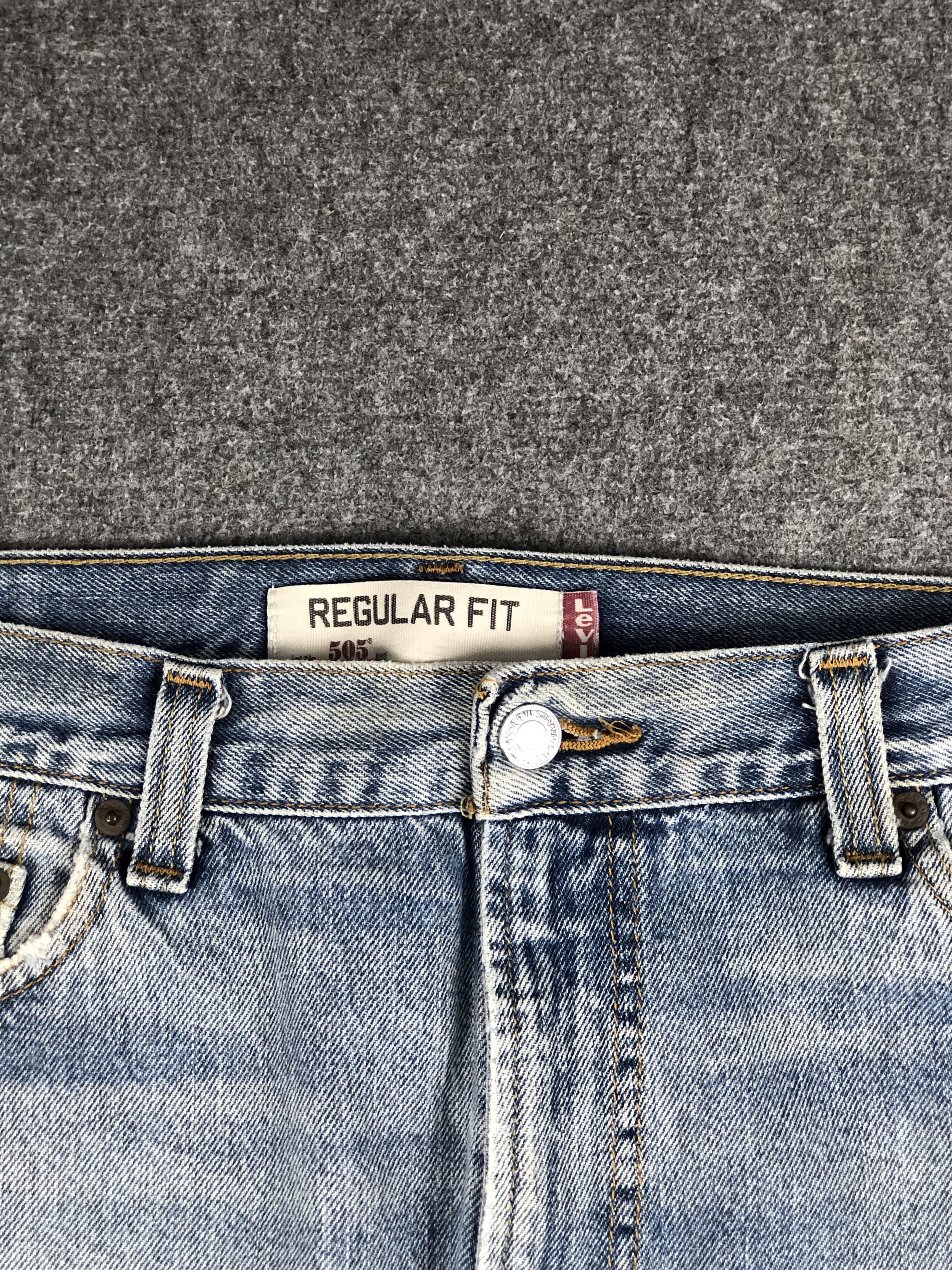 Levi's Vintage Levis 505 Faded Blue Jeans DP2279 Size US 35 - 9 Thumbnail