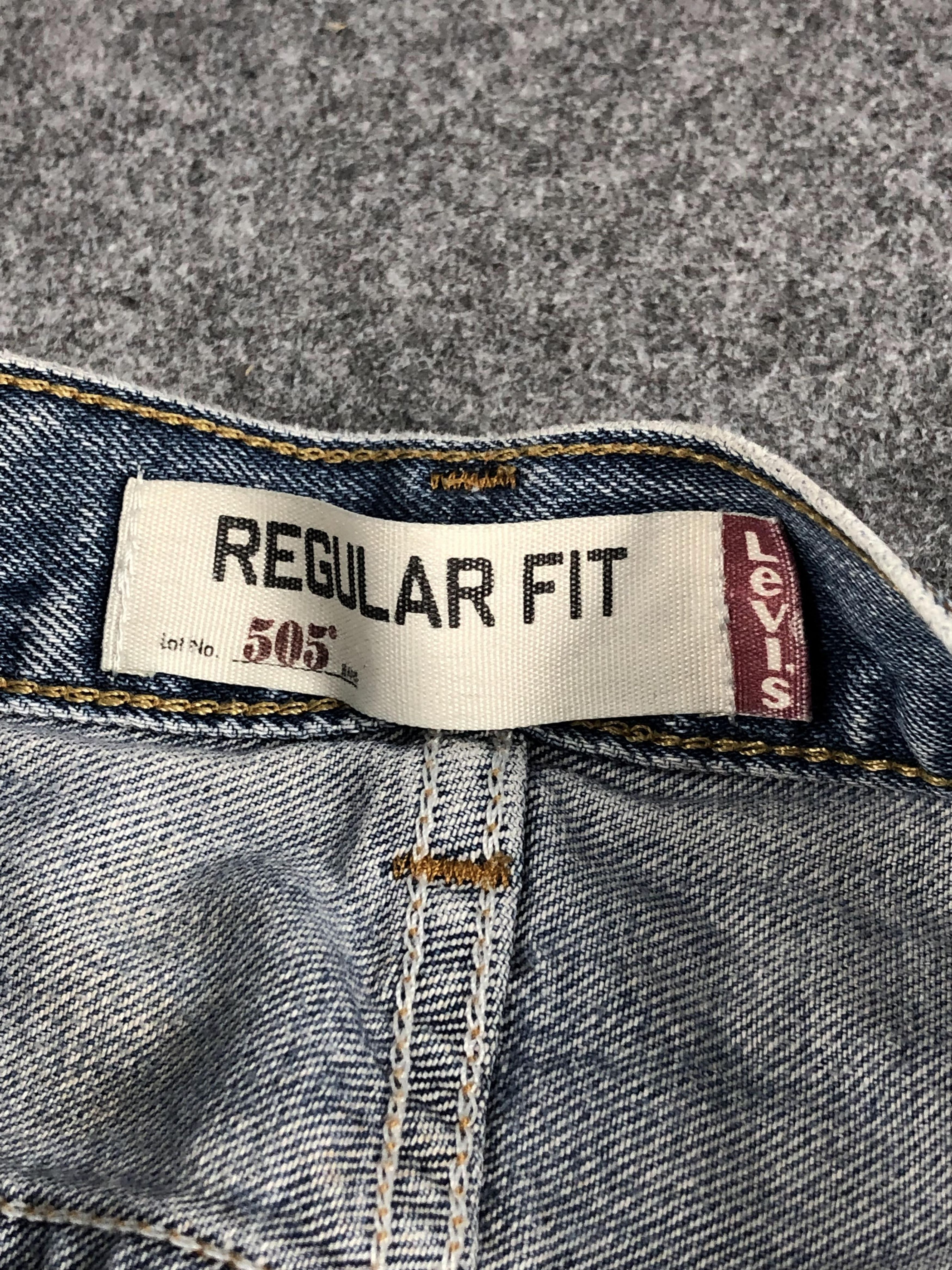 Levi's Vintage Levis 505 Faded Blue Jeans DP2279 Size US 35 - 7 Thumbnail