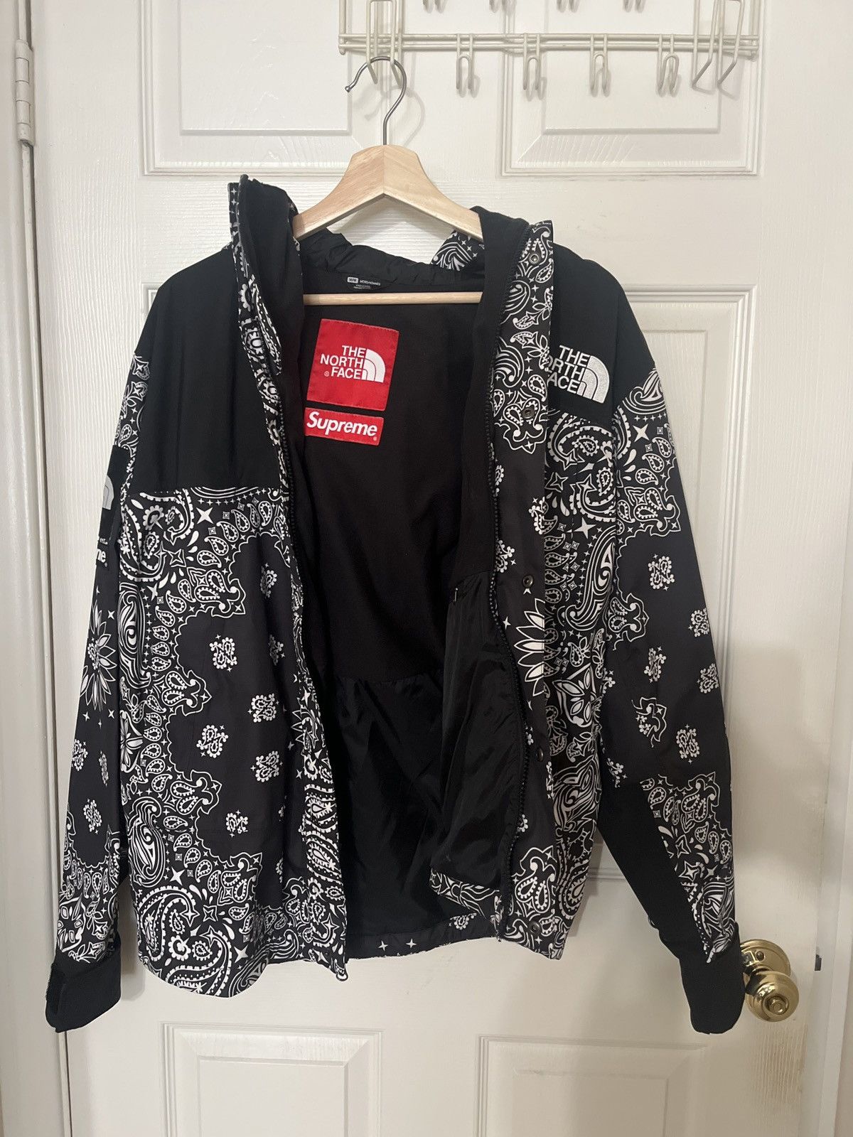 Supreme the north face 2024 bandana mountain jacket black