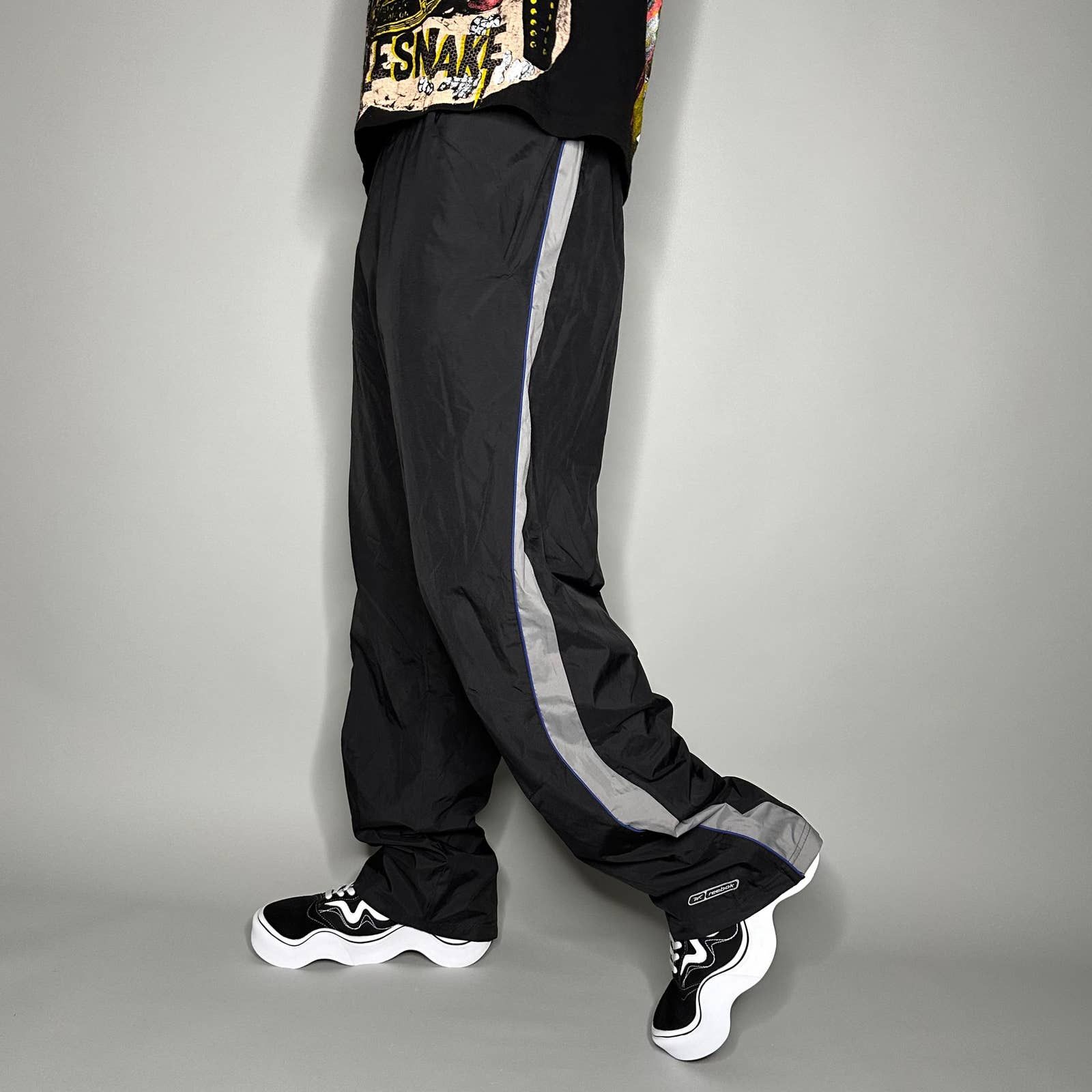 Reebok Vintage Reebok Track pants Jet Black Polyester Relaxed Y2K Size US 36 / EU 52 - 1 Thumbnail