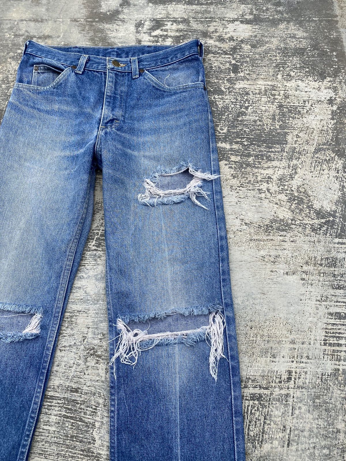 Lee VINTAGE LEE PUNK GRUNGE THRASHED DISTRESSED COWBOY GORPCORE Size US 29 - 5 Thumbnail