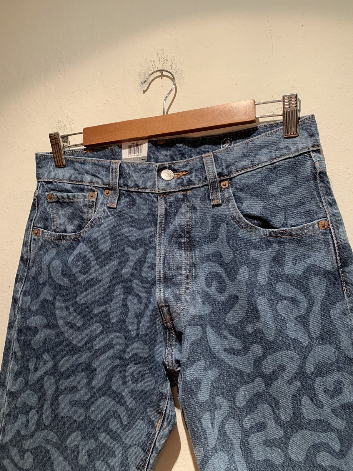 Designer × Levi's × Levi's Vintage Clothing *RARE* New Levi’s 501 Letter Camo Strong Denim Jeans 30 x 32 Size US 30 / EU 46 - 3 Thumbnail