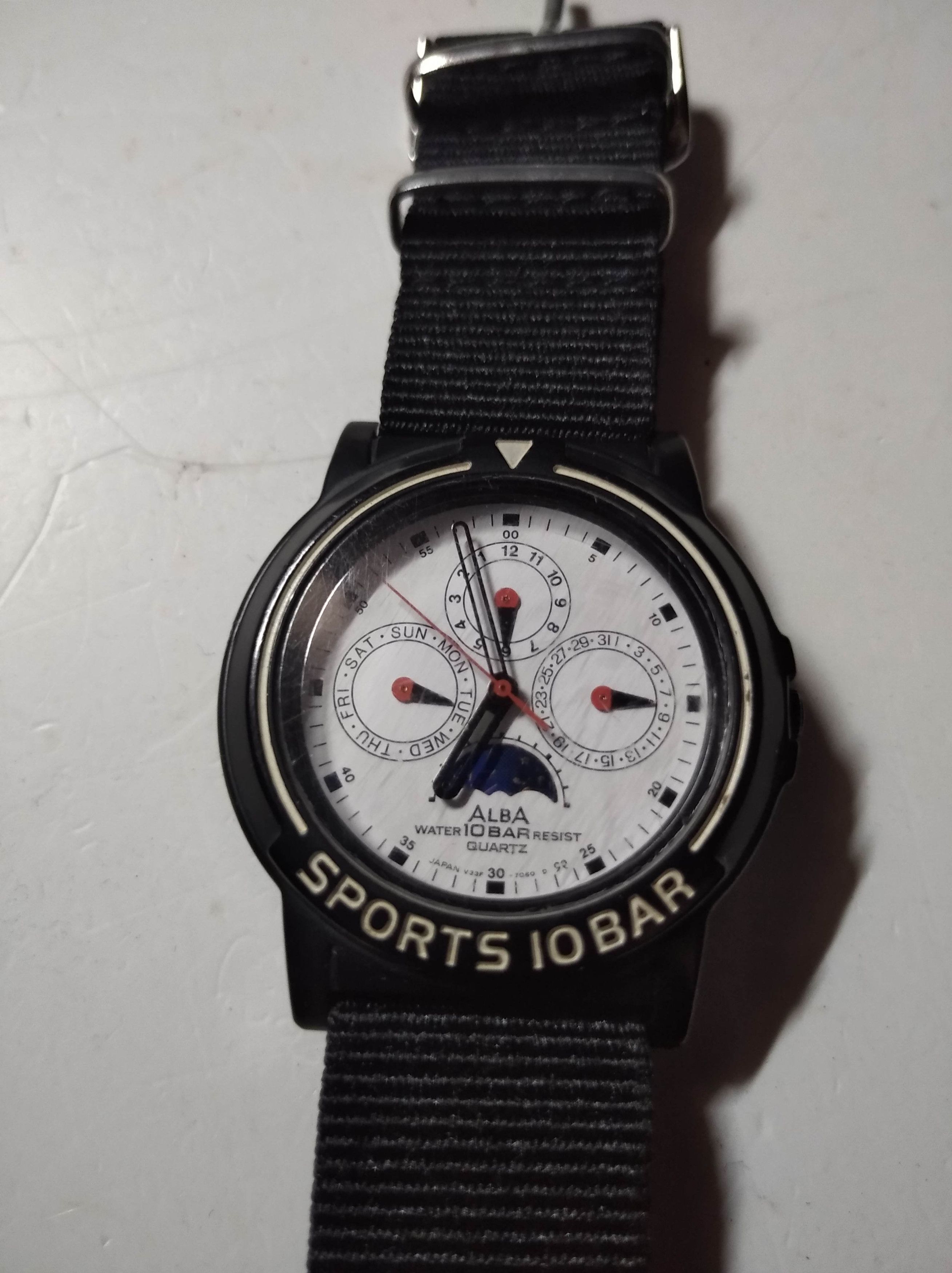 美品　ALBA HYPERTECH CHRONOGRAPH SEIKO ALBA HYPER-TECH V655-6010 110 CHRONOGRAPH case no