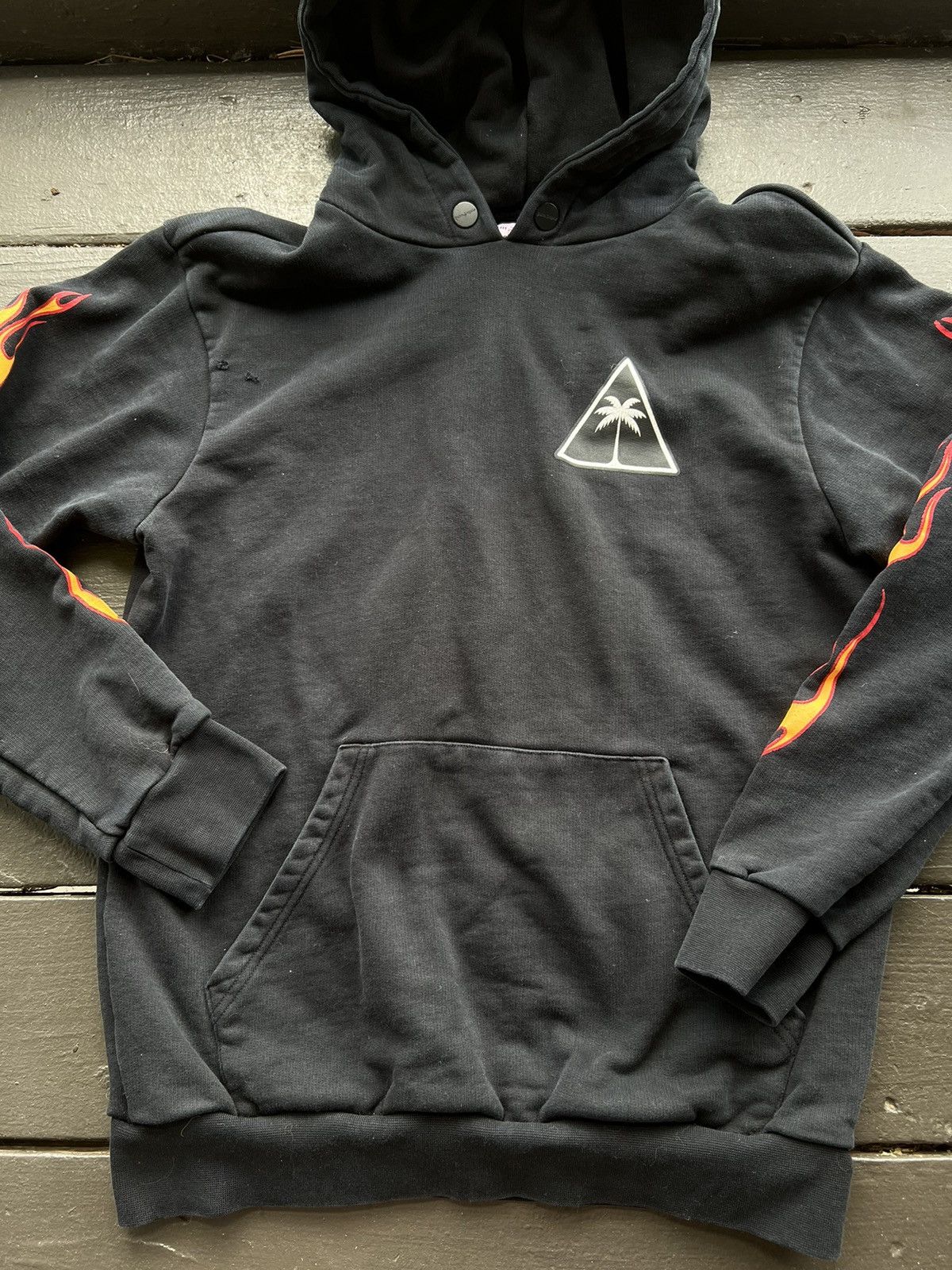 【関税無・国内発】 Palm Angels / Graffiti Flames Hoodie GRAFFITI FLAMES HOODIE in black - Palm Angels® Official