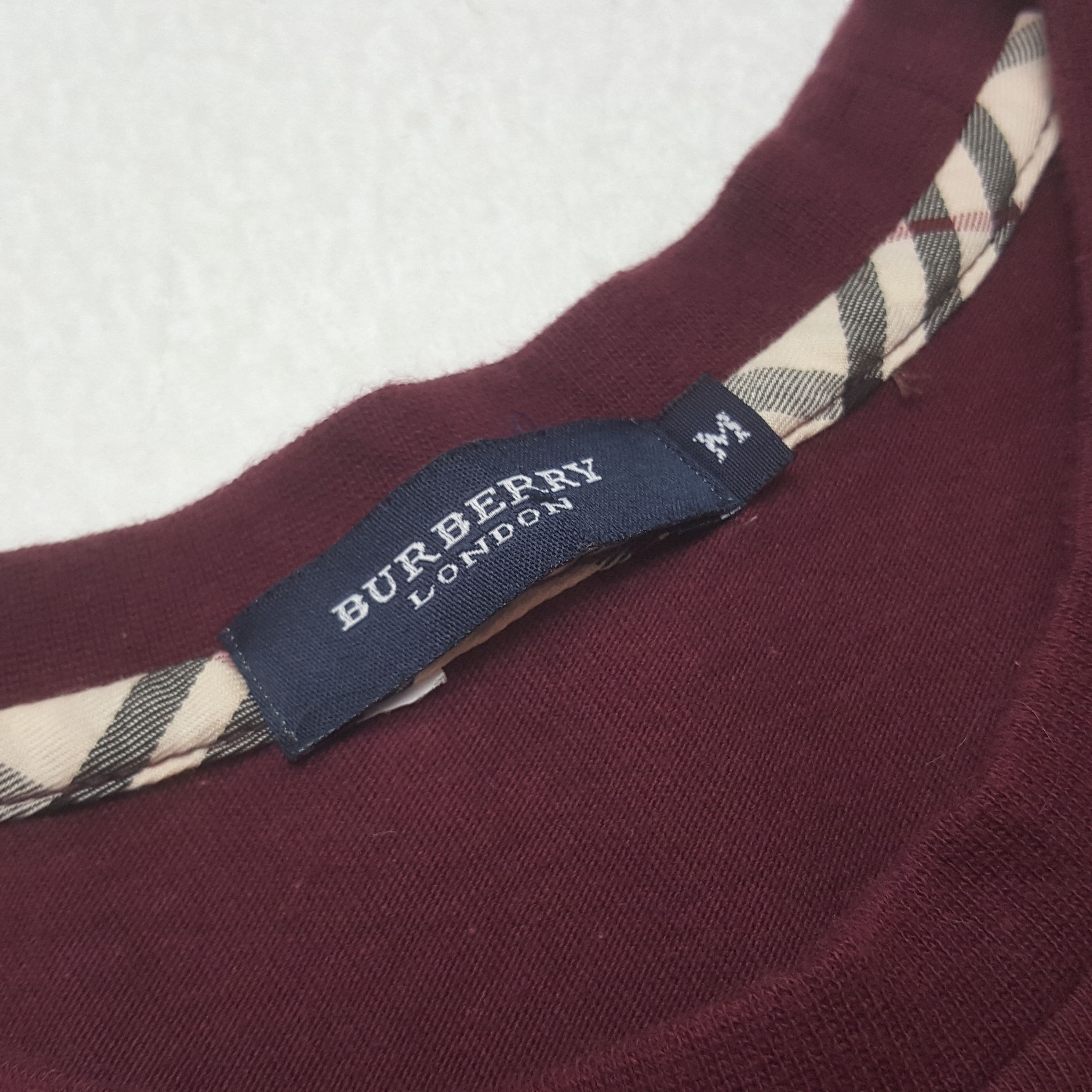 Vintage Burberry Nova Check Shoulder Design Tshirt