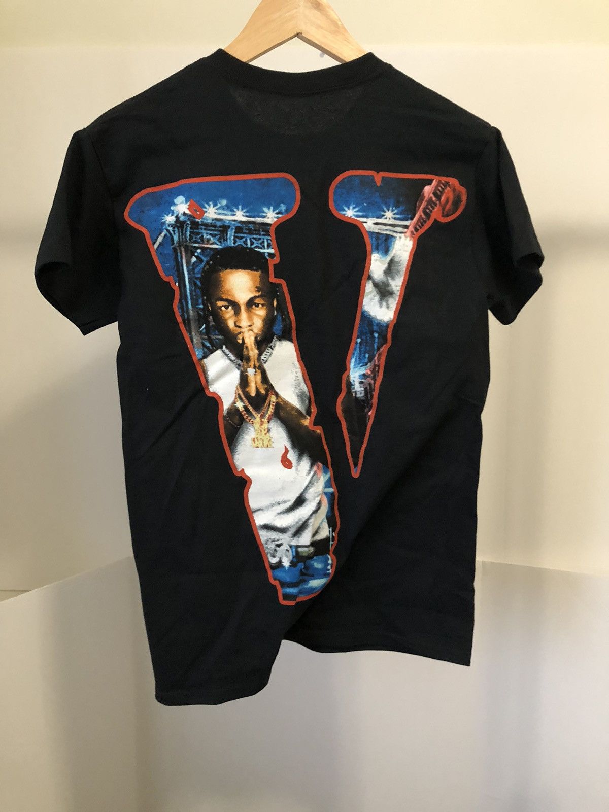 Pop Smoke x Vlone City ロゴ Tシャツ ブラック Pop Smoke x Vlone City Tee Black Men's - SS20 - US