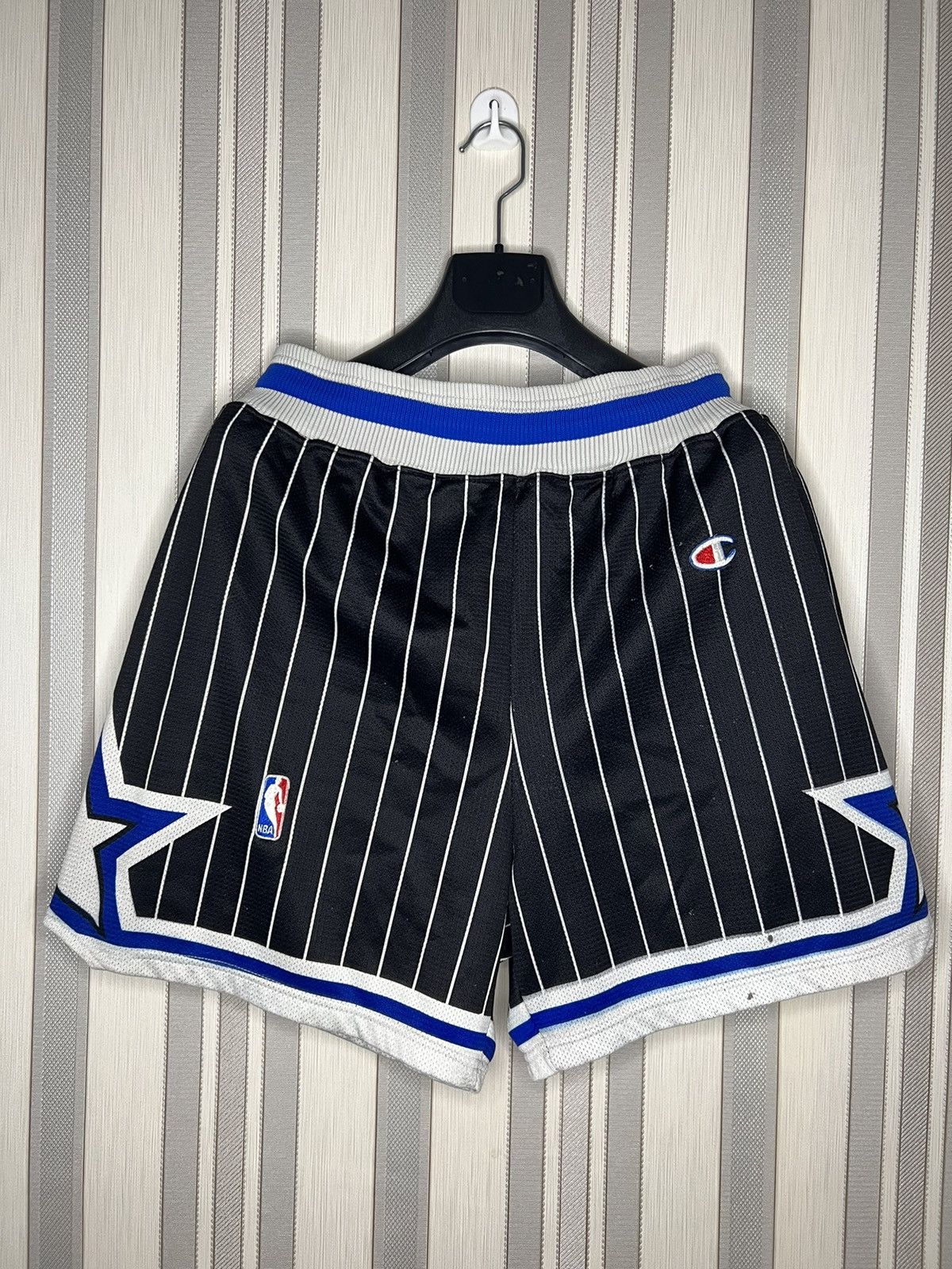 Champion Vintage Champion NBA Orlando Magic Shorts Size US 34 / EU 50 - 1 Thumbnail