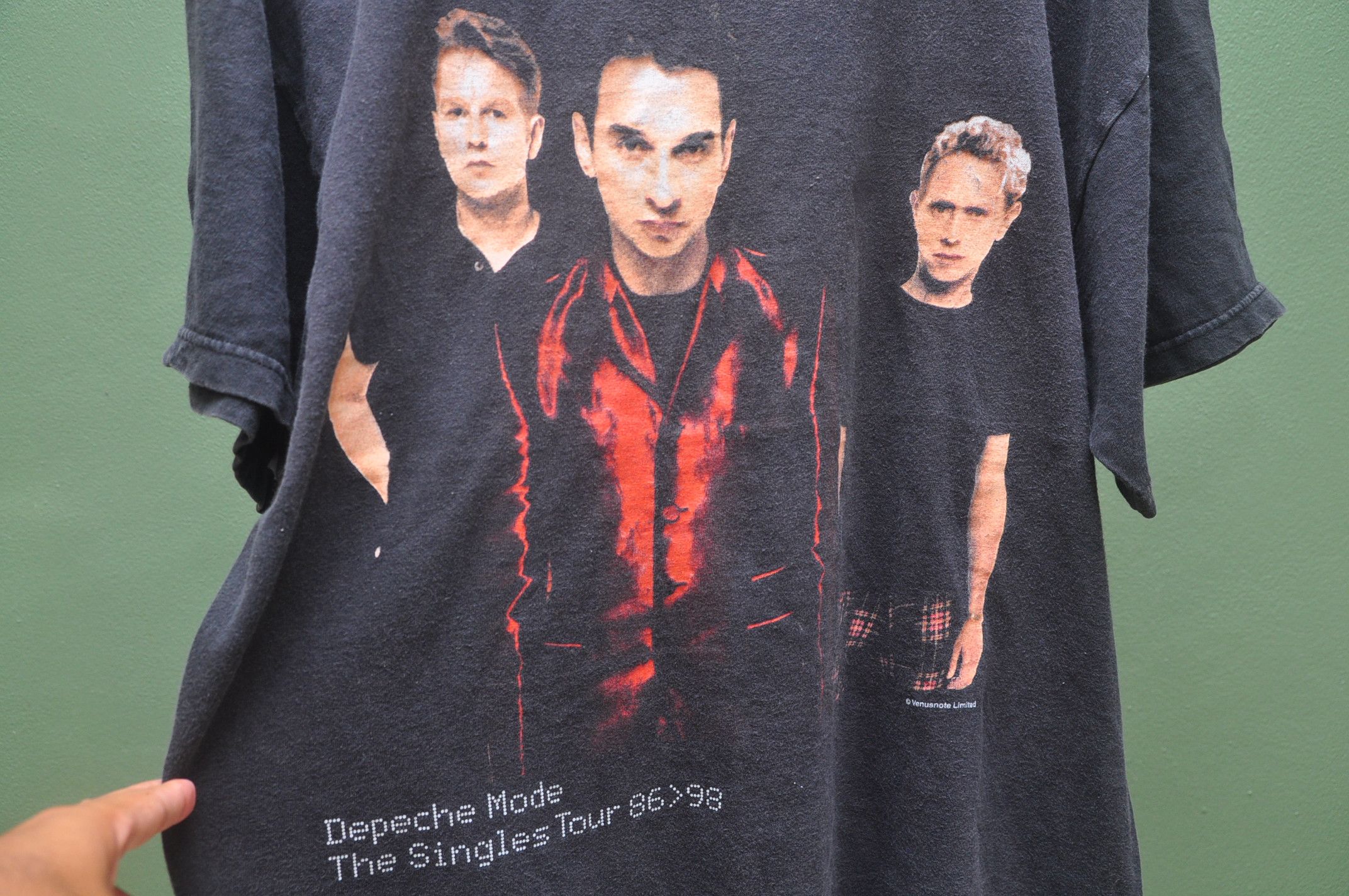 Band Tees × Vintage Vintage Depeche Mode The Single Tour Band Music Shirt Size US XL / EU 56 / 4 - 3 Thumbnail