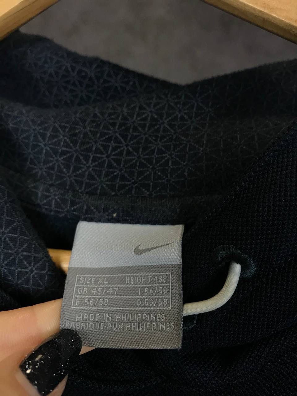 Nike Nike swoosh streetwear vintage sportwear center logo hoodie Size US XL / EU 56 / 4 - 3 Thumbnail