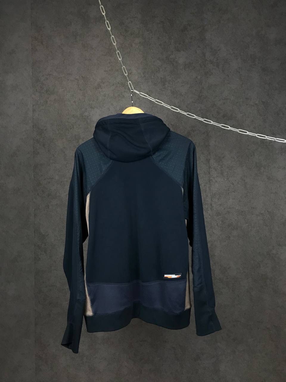 Nike Nike swoosh streetwear vintage sportwear center logo hoodie Size US XL / EU 56 / 4 - 7 Thumbnail