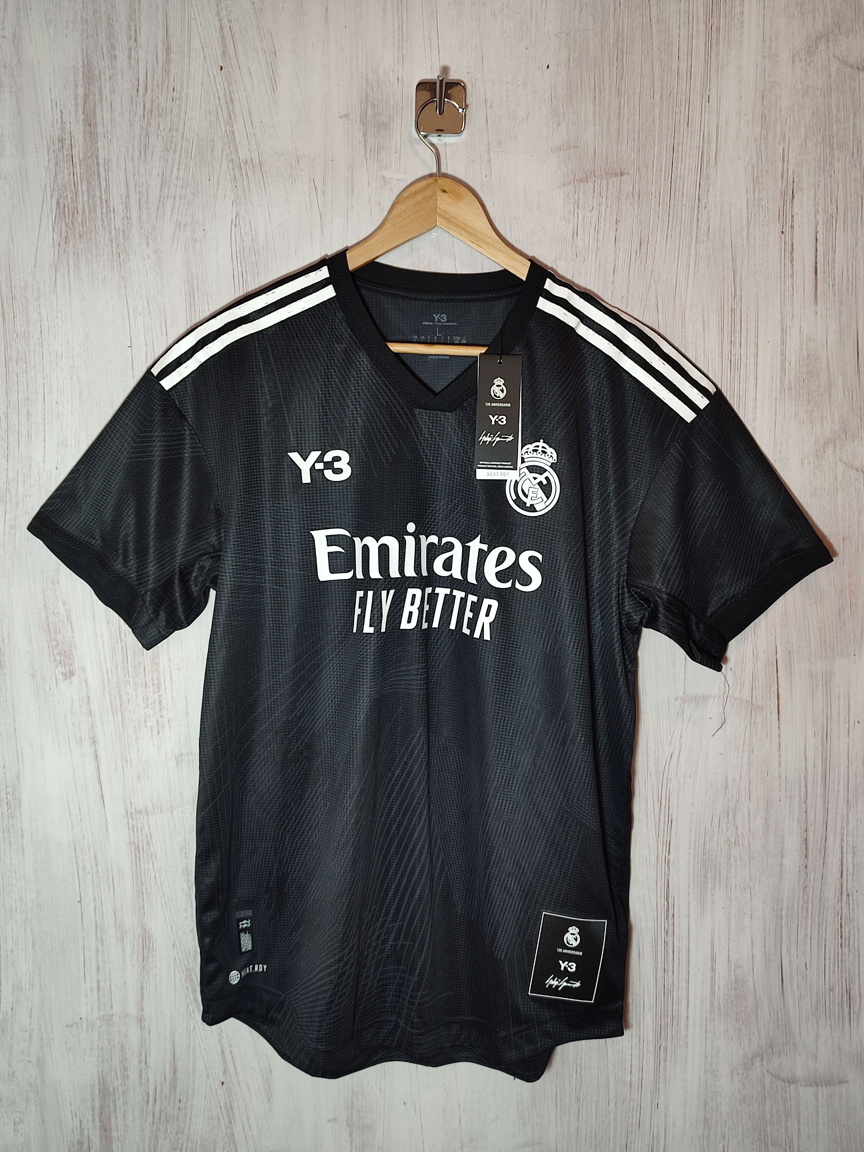 Maillot Femme Y-3 Real Madrid 4e édition 2021-22 - Taille M, Manches Courtes, Noir, Neuf Avec étiquettes
