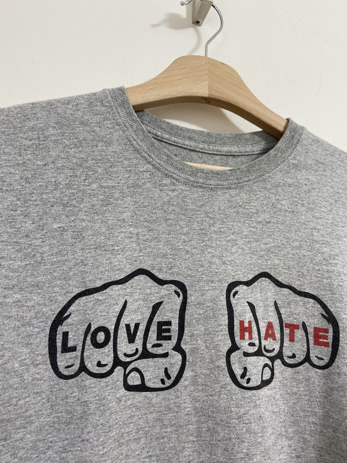 Band Tees × Japanese Brand × Vintage Newcastle Vintage T-Shirt love Hate Size US M / EU 48-50 / 2 - 5 Thumbnail