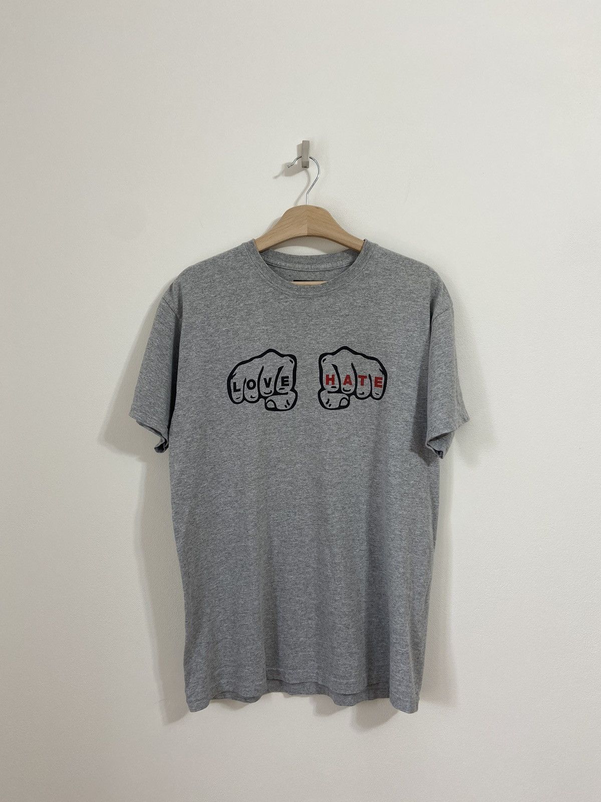 Band Tees × Japanese Brand × Vintage Newcastle Vintage T-Shirt love Hate Size US M / EU 48-50 / 2 - 1 Thumbnail