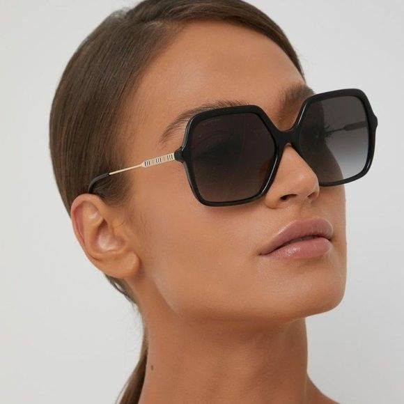 New- BURBERRY Isabella Gradient Oversized Ladies Sunglass display picture 1