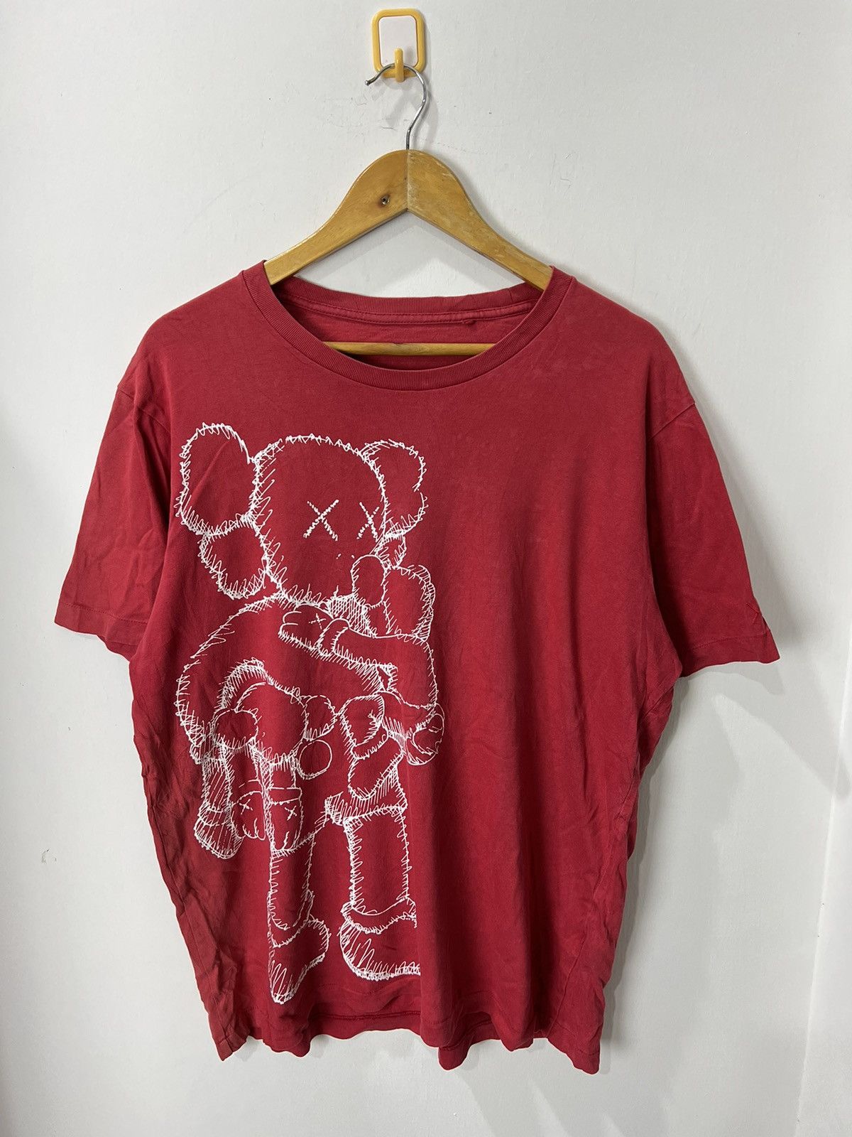 Kaws Kaws Tshirt Vintage Size US XL / EU 56 / 4 - 2 Thumbnail