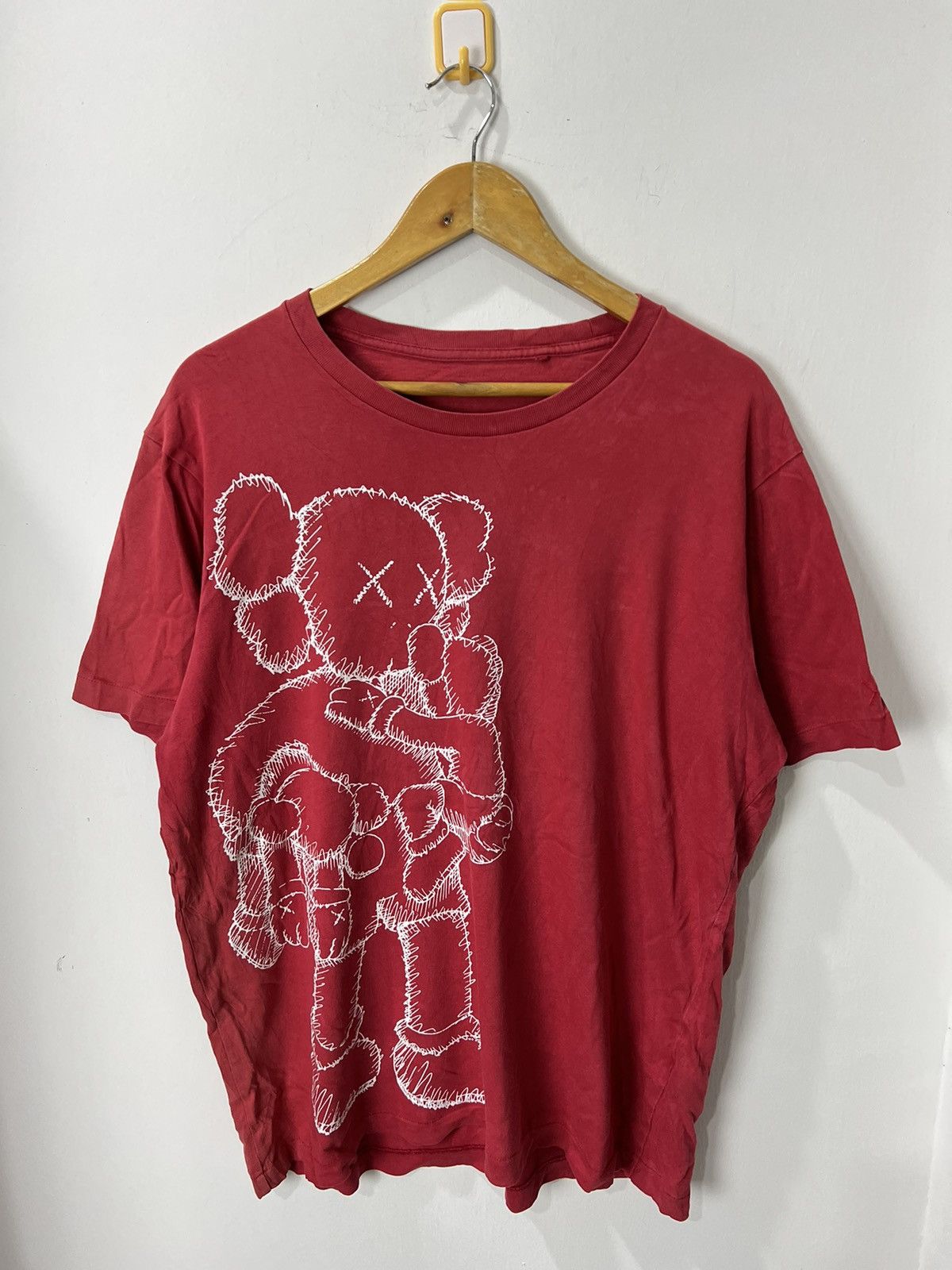 Kaws Kaws Tshirt Vintage Size US XL / EU 56 / 4 - 5 Thumbnail