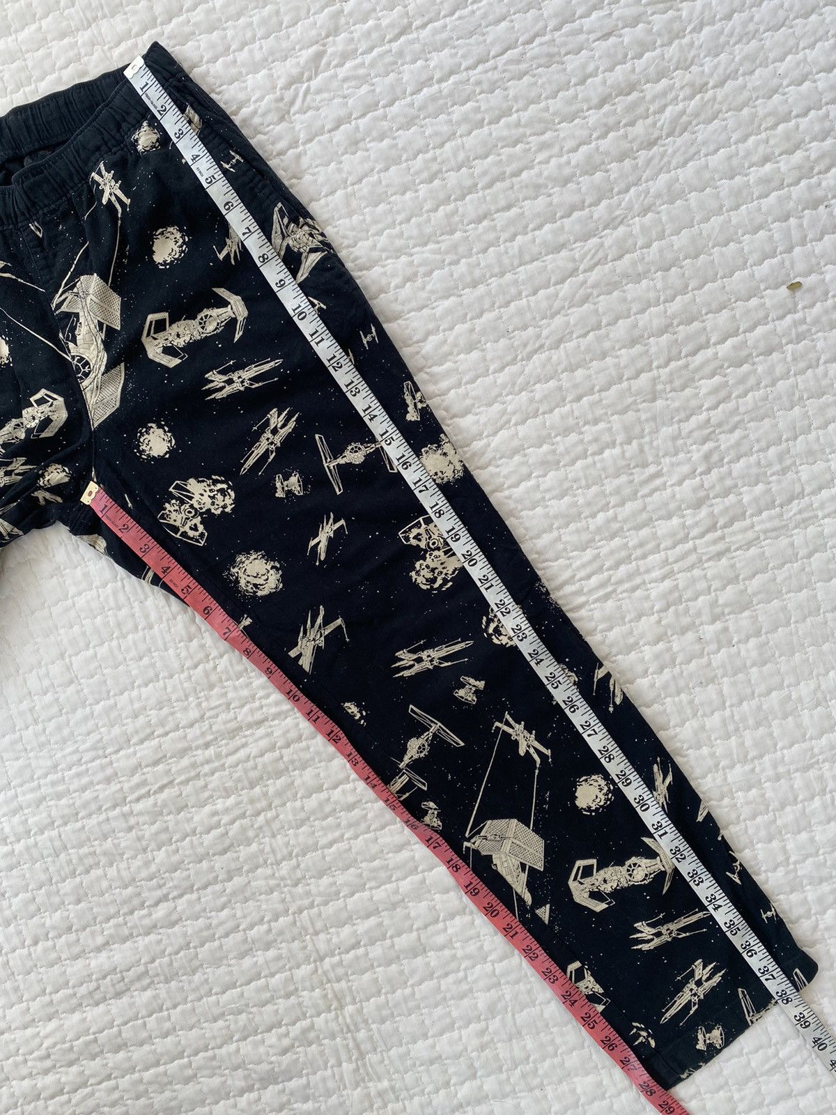 Star Wars Uniqlo X Star Wars Fullprint Sweatpant Size US 31 - 4 Thumbnail