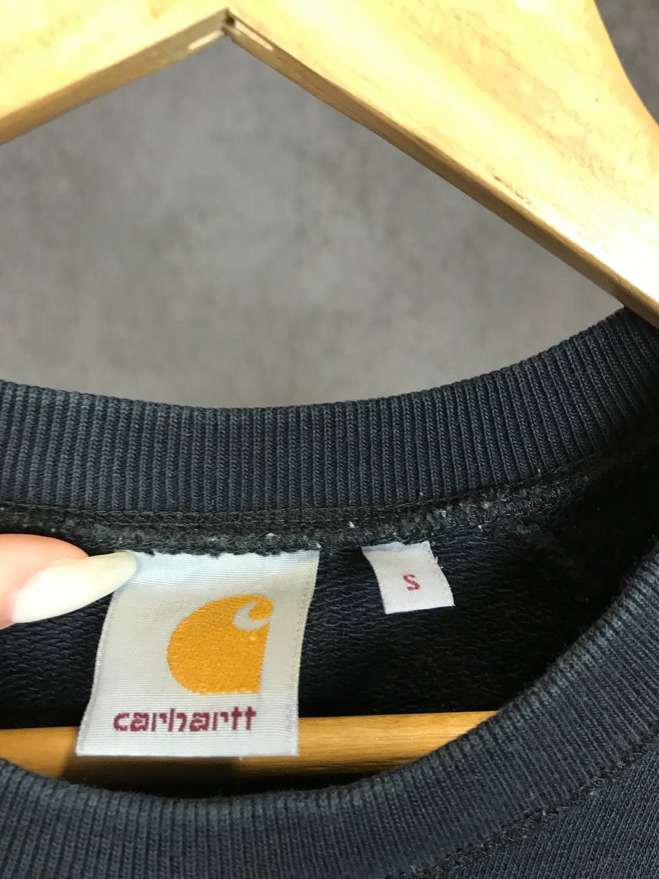 Carhartt Carhartt vintage streetwear center logo sweatshirt Size US S / EU 44-46 / 1 - 3 Thumbnail