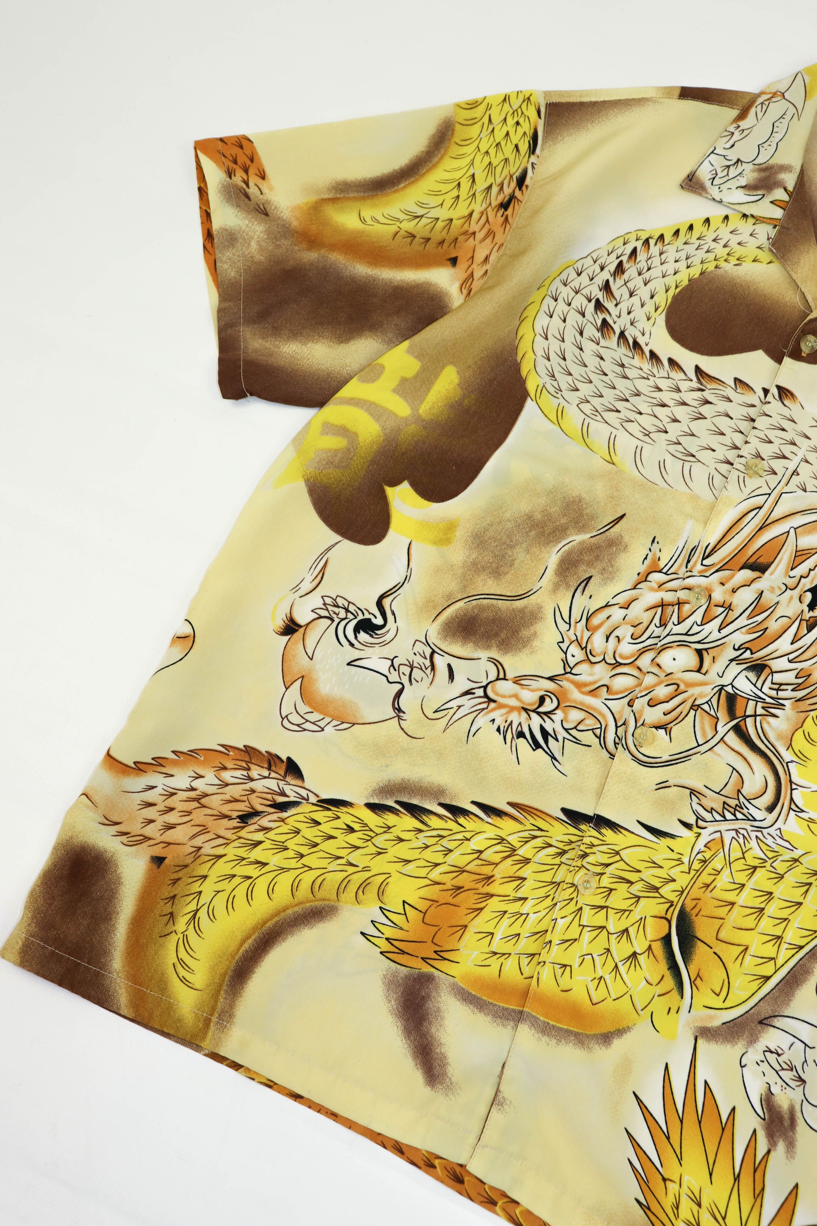 Vintage Japan Dragon Graphics Yellow Polyester Graphics Crazy Shirt Size US L / EU 52-54 / 3 - 4 Thumbnail