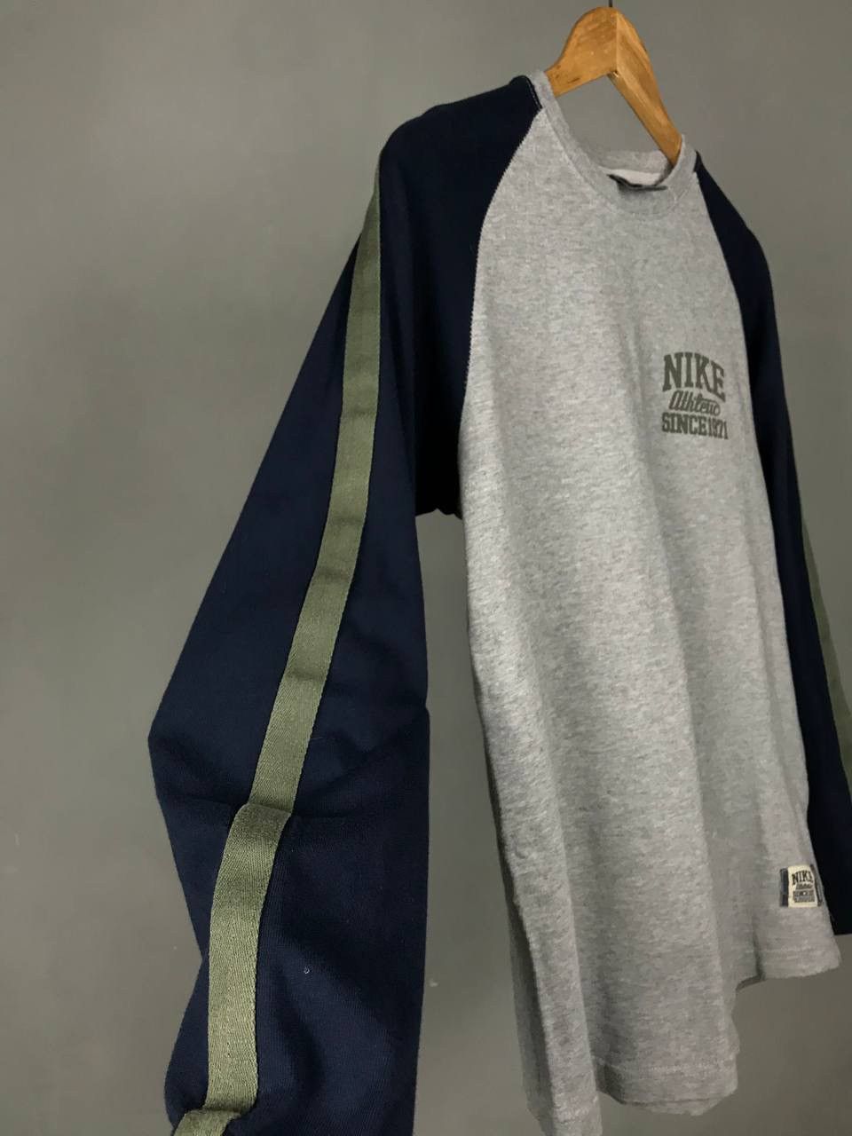 Nike × Vintage Nike swoosh streetwear vintage gray sweatshirt Size US S / EU 44-46 / 1 - 5 Thumbnail