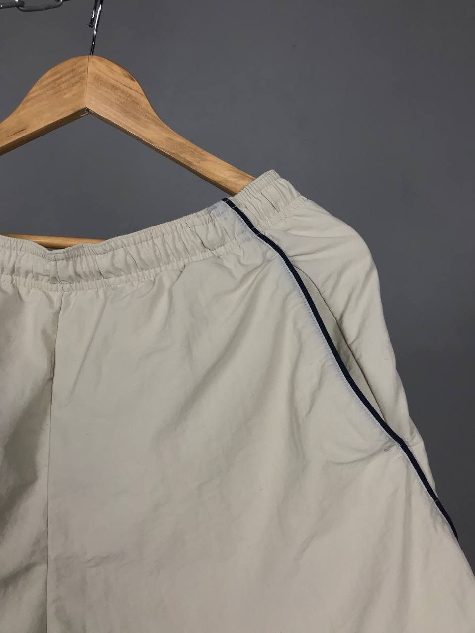 Vintage Nike swoosh streetwear vintage shorts Size US 34 / EU 50 - 2 Thumbnail