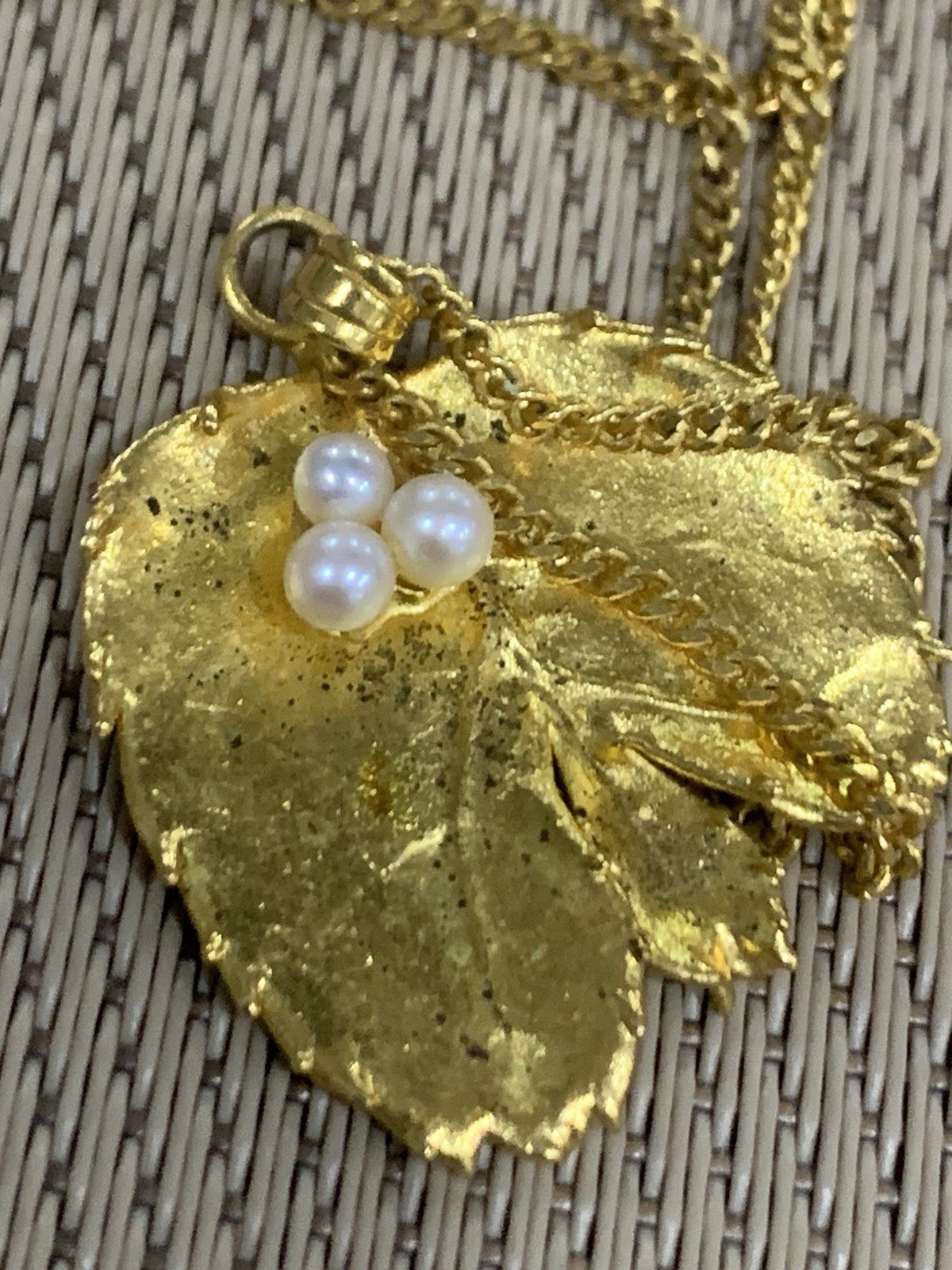 Jewelry × Vintage VINTAGE RISIS 24K GOLD PLATED PEARLS NECKLACE Size ONE SIZE - 6 Thumbnail