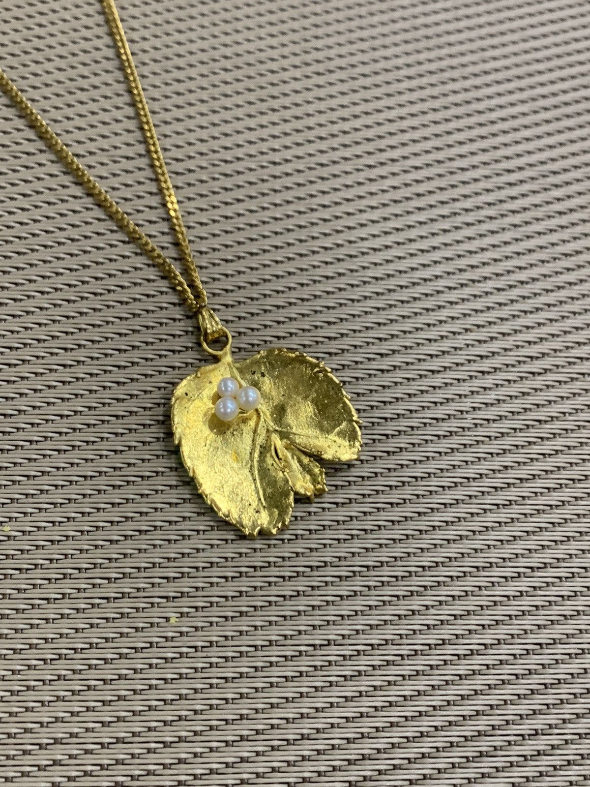 Jewelry × Vintage VINTAGE RISIS 24K GOLD PLATED PEARLS NECKLACE Size ONE SIZE - 1 Thumbnail