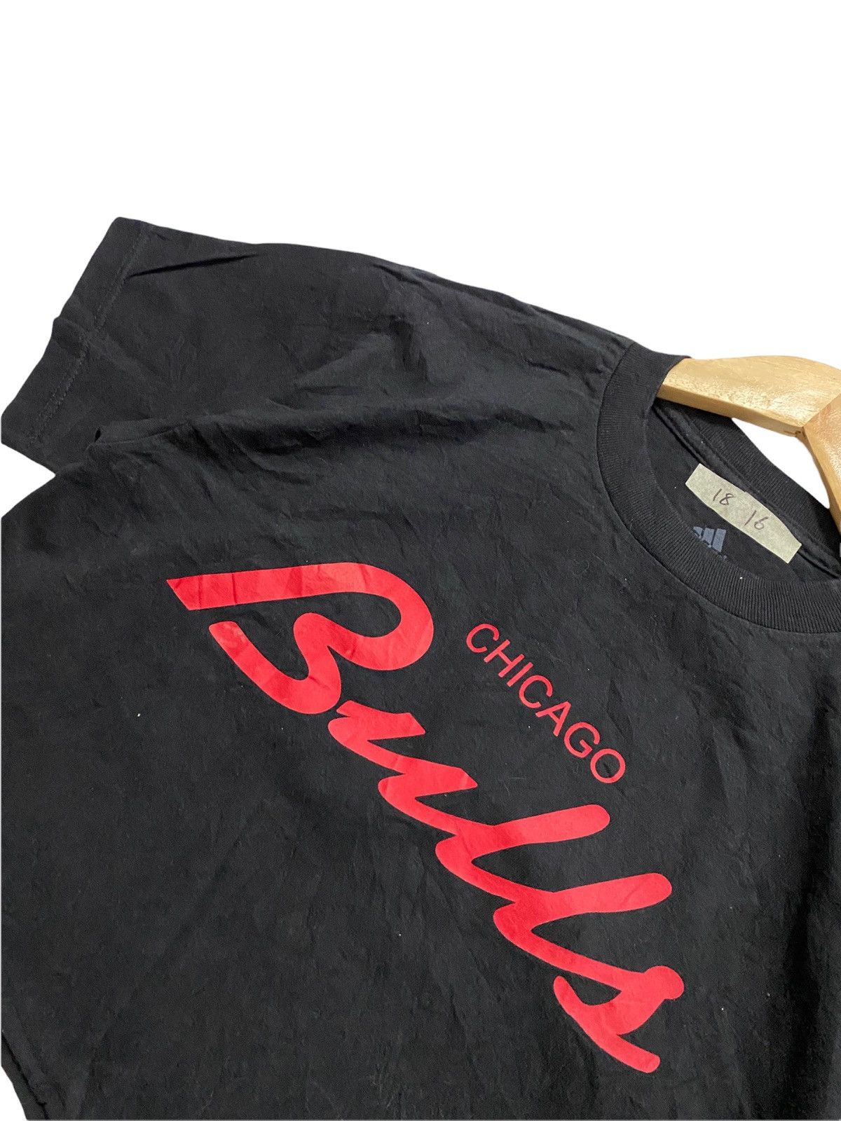 Adidas Adidas Chicago Bulls Crop Top Size S / US 4 / IT 40 - 3 Thumbnail