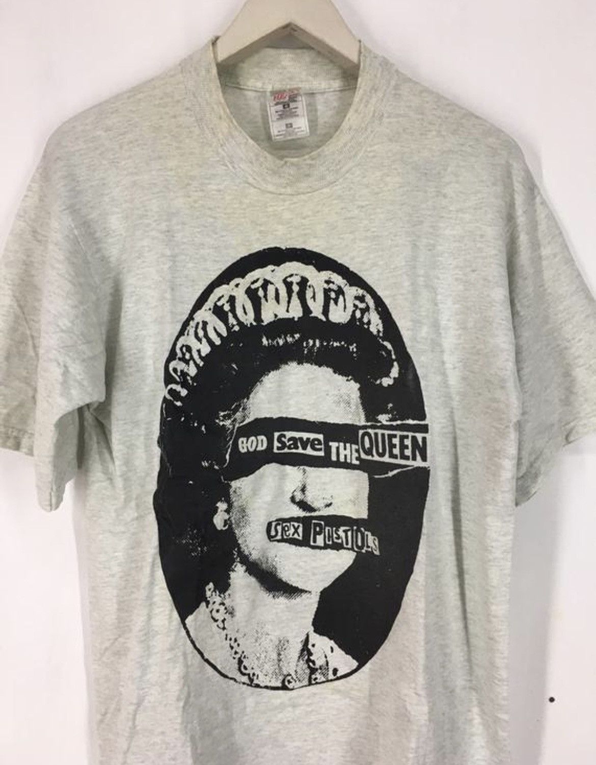 Band Tees Vintage 90s Sex Pistols god save the queen punk band tee Size US M / EU 48-50 / 2 - 3 Thumbnail
