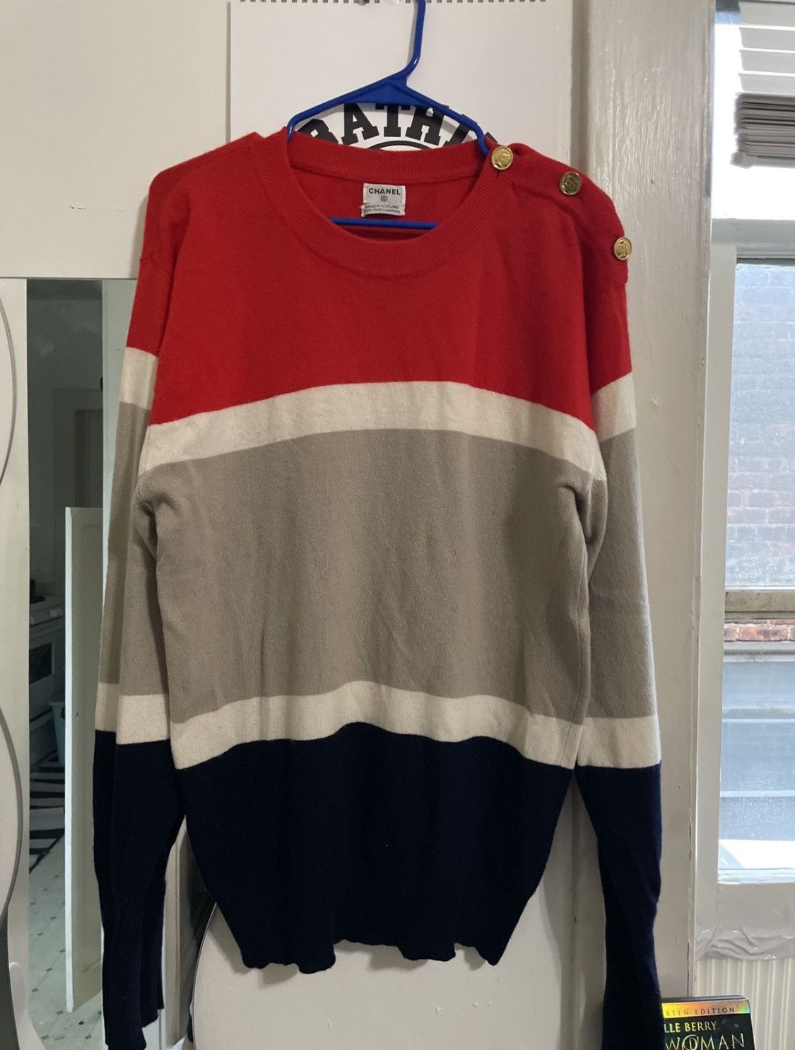 Vintage 100% Scottish Cashmere sweater CHANEL VINTAGE Size US M / EU 48-50 / 2 - 1 Thumbnail