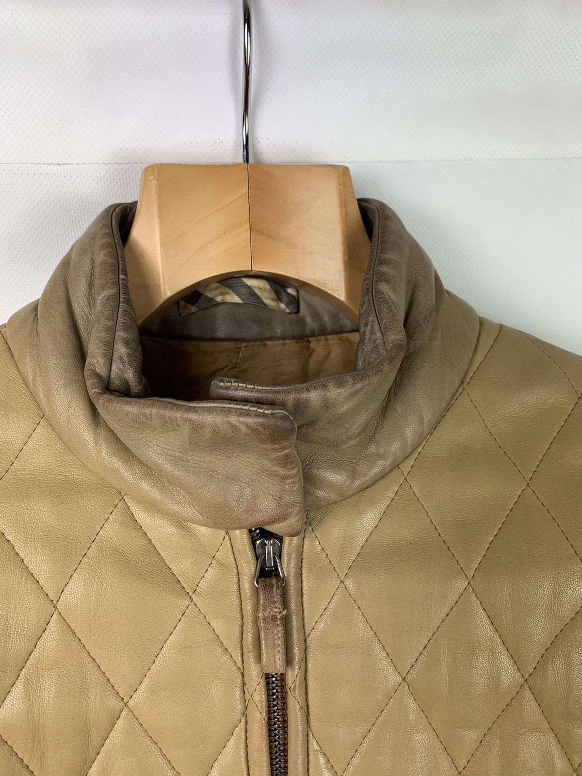 Burberry × Vintage Burberry London vintage women’s quilted leather jacket Size S / US 4 / IT 40 - 9 Thumbnail