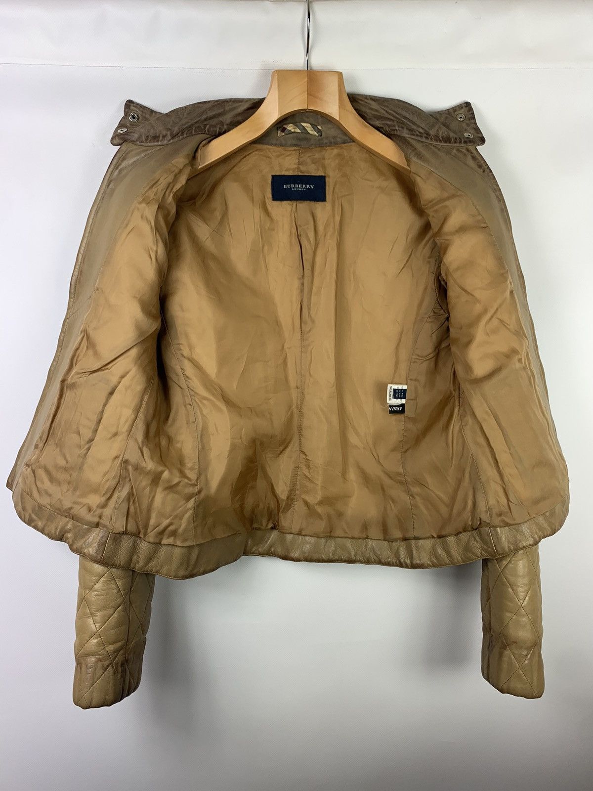 Burberry × Vintage Burberry London vintage women’s quilted leather jacket Size S / US 4 / IT 40 - 15 Thumbnail