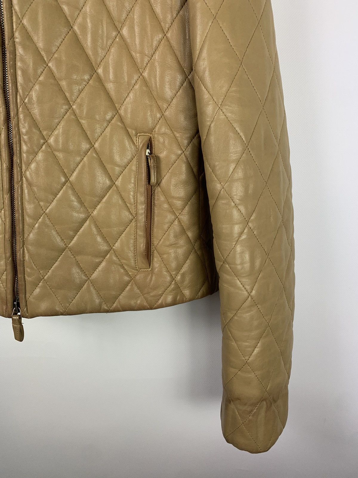 Burberry × Vintage Burberry London vintage women’s quilted leather jacket Size S / US 4 / IT 40 - 5 Thumbnail