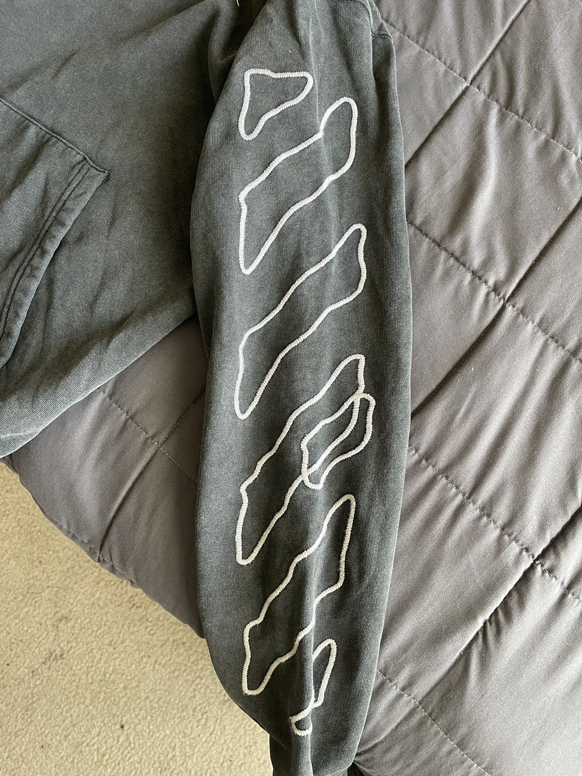 Off-White Off White Dark Grey Faded Hoodie Size US L / EU 52-54 / 3 - 6 Thumbnail