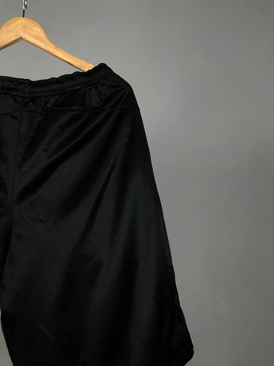 Vintage Nike swoosh streetwear vintage shorts Size US 34 / EU 50 - 9 Thumbnail