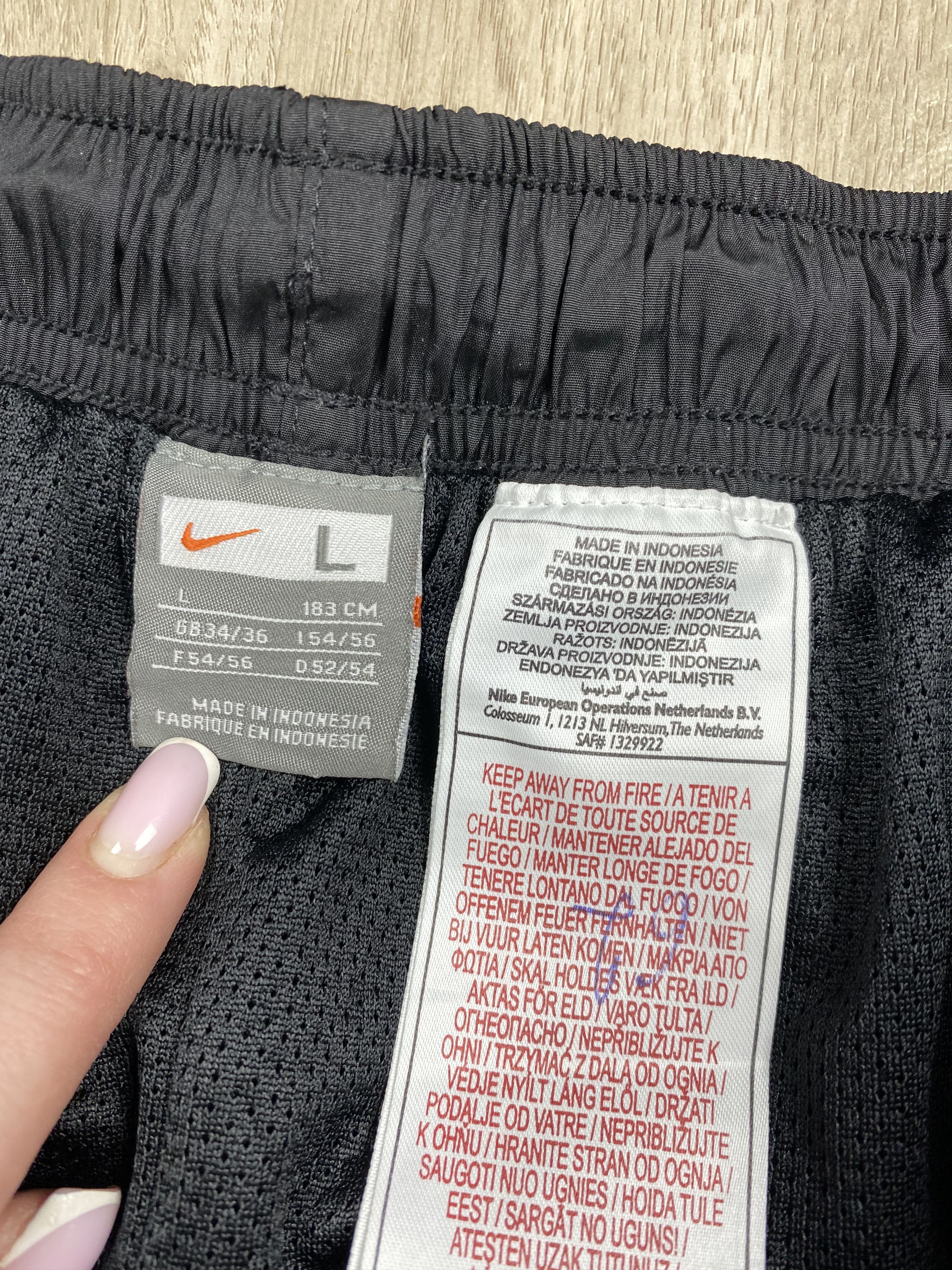 Nike Nike Vintage Nylon Track Pants Size US 34 / EU 50 - 5 Thumbnail