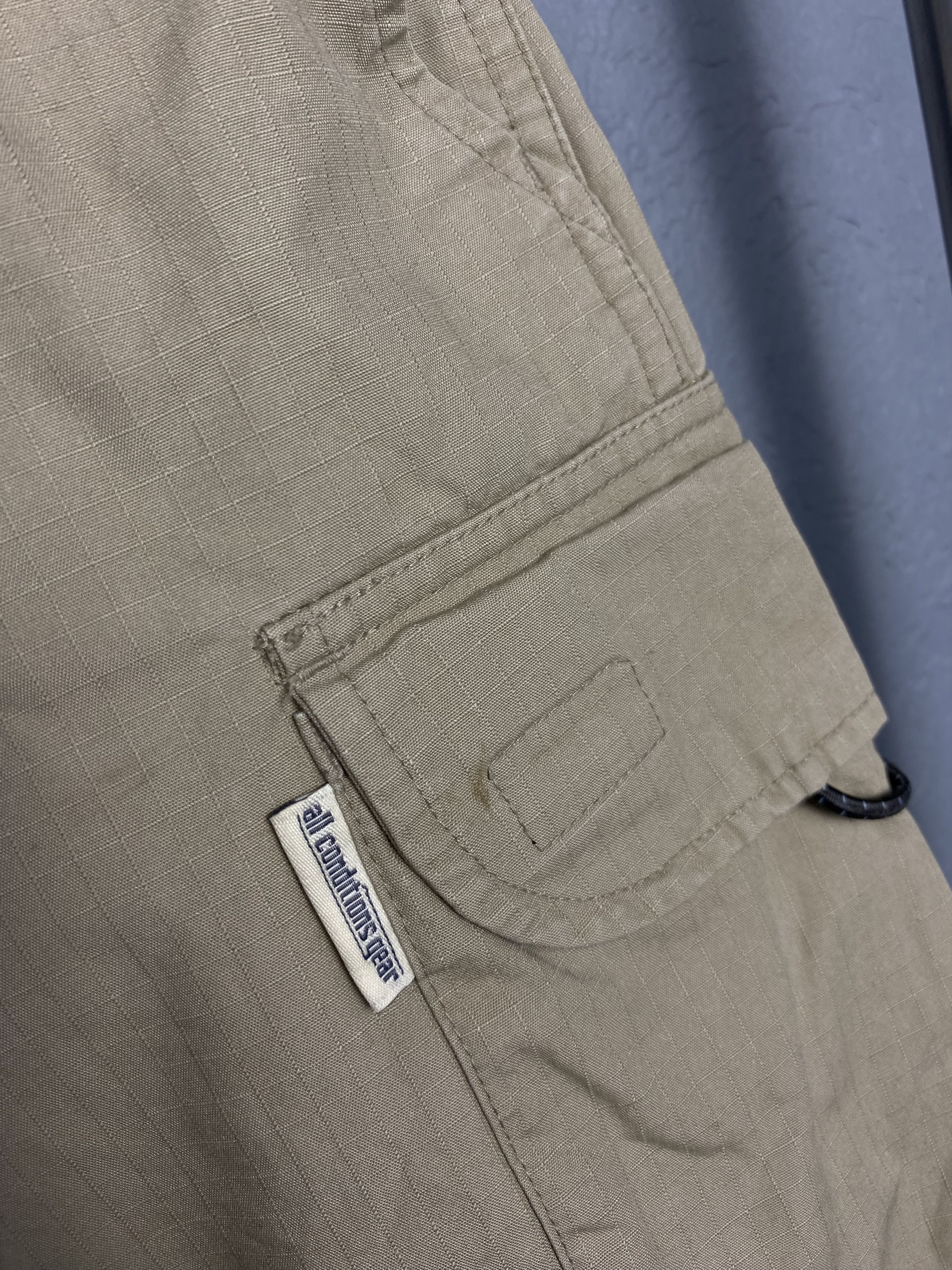 Nike × Nike ACG × Vintage Nike ACG Vintage Mens Cargo Shorts Size US 30 / EU 46 - 3 Thumbnail