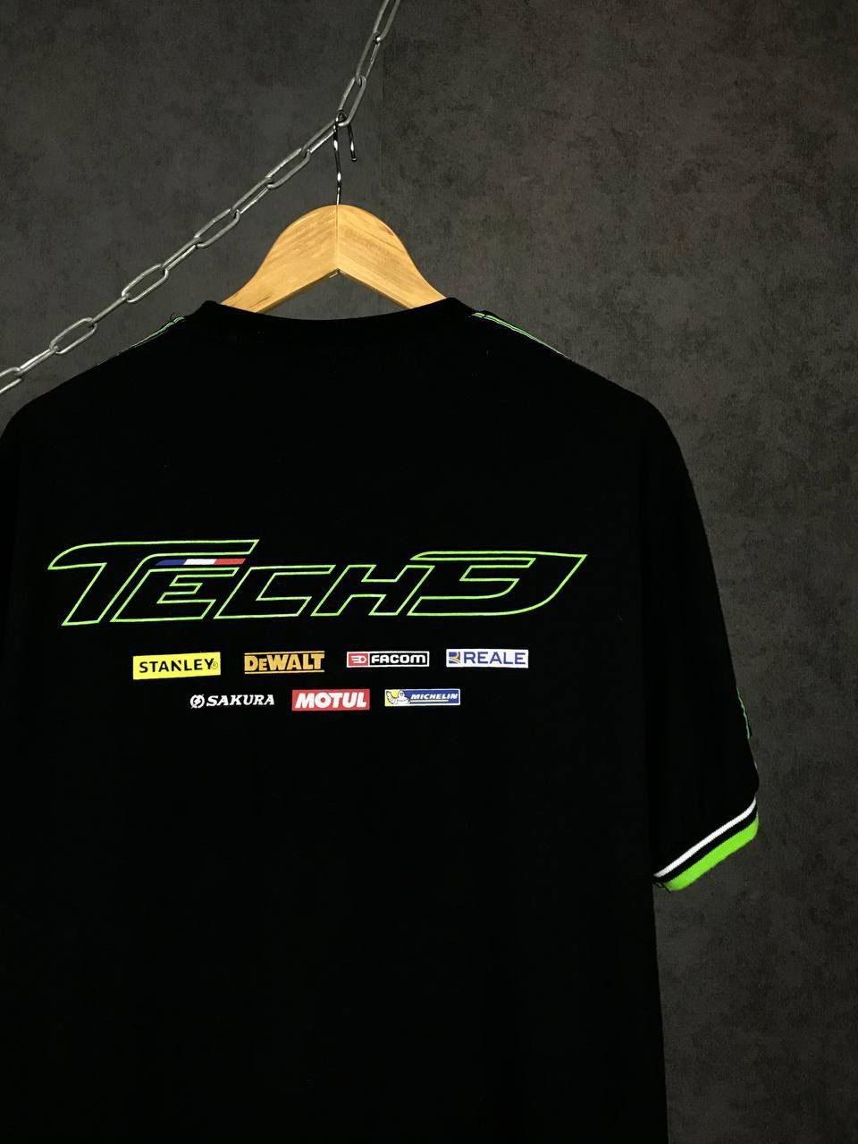 Vintage Tech 3 racing moto vintage tee Size US L / EU 52-54 / 3 - 7 Thumbnail