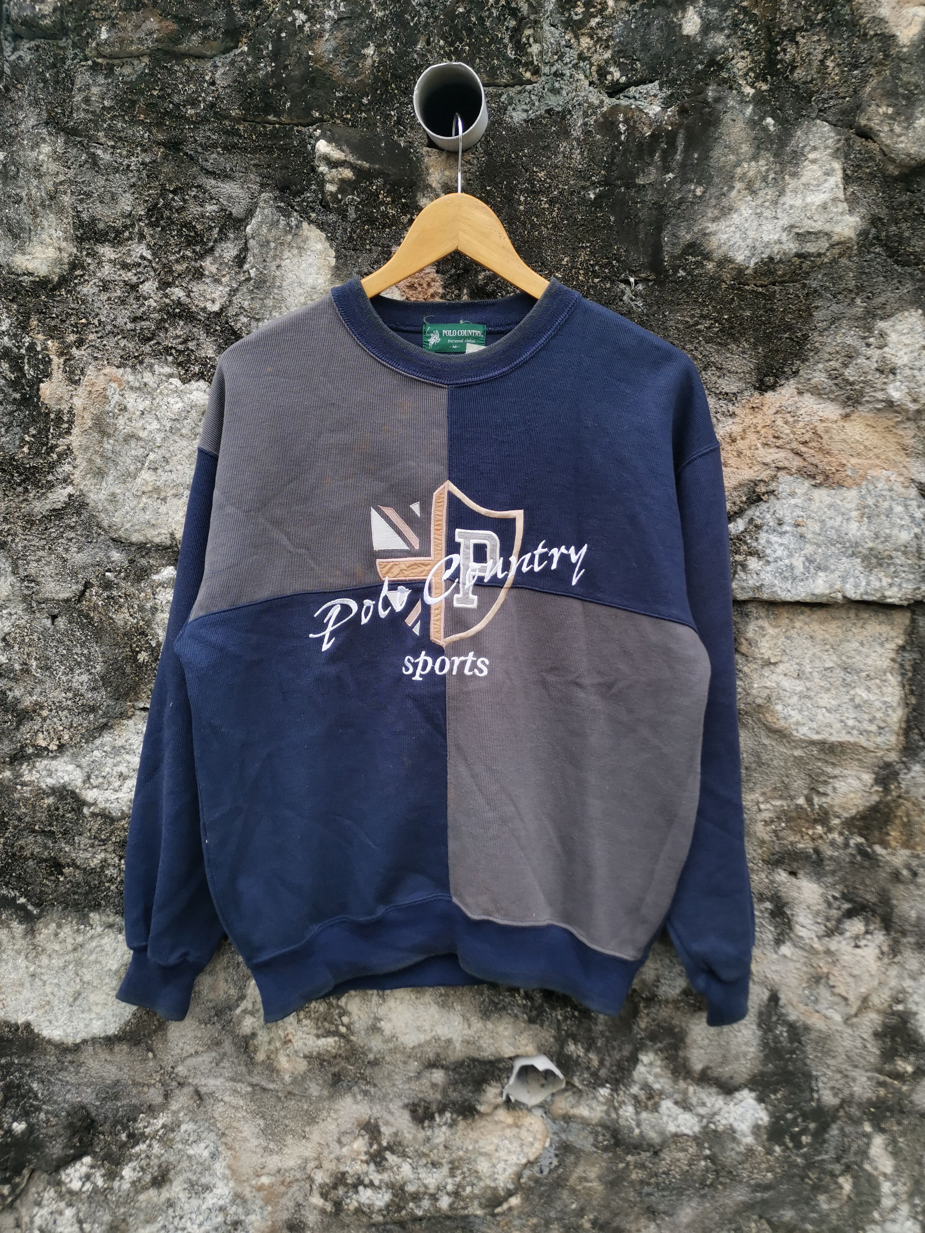 Polo Ralph Lauren Vintage 90s Polo Country Embroided Logo Crewneck Size US M / EU 48-50 / 2 - 1 Thumbnail