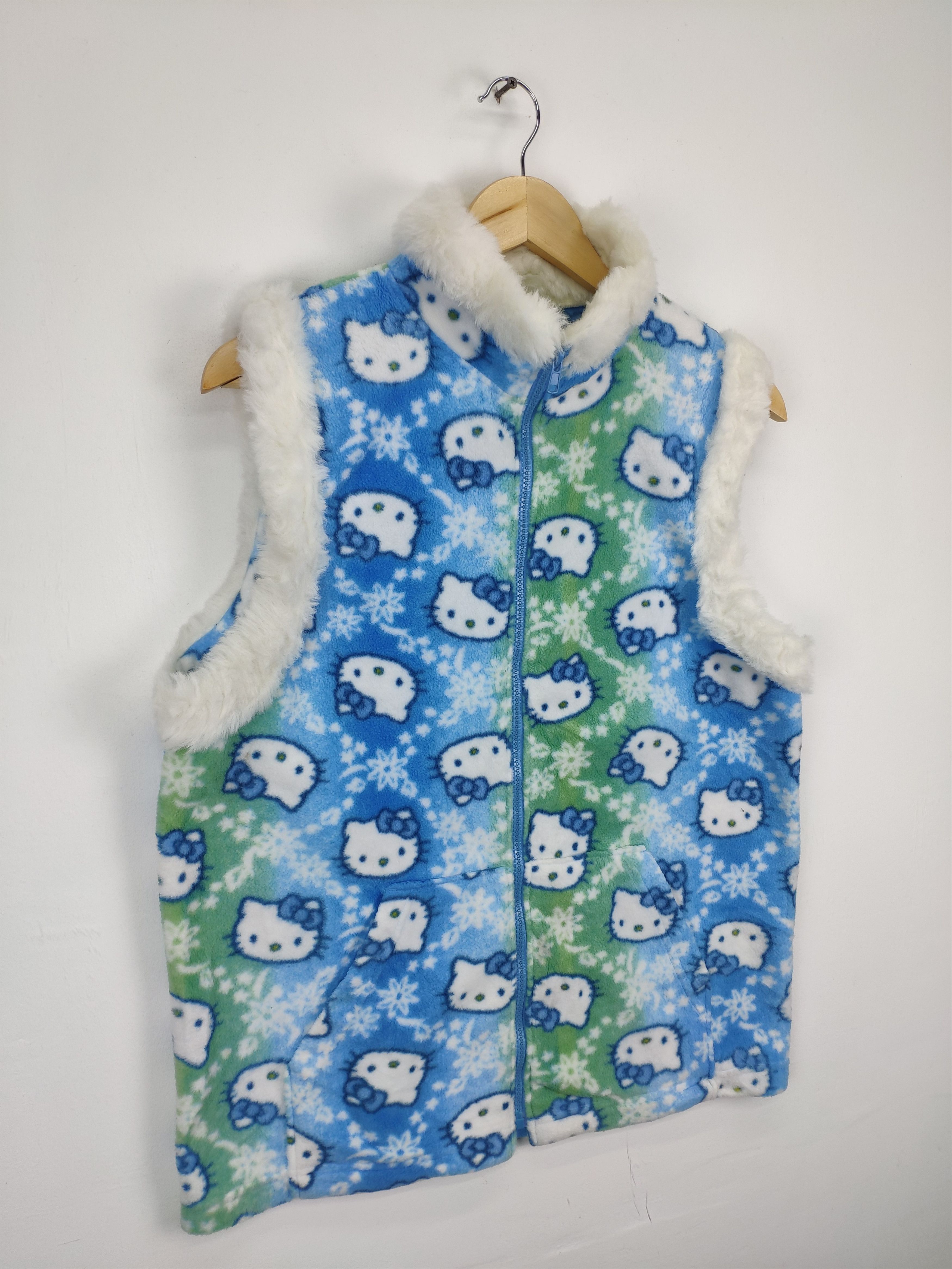 Anime × Japanese Brand × Vintage Hello kitty Fleece Vest Fullprint Character Night Wear Size US M / EU 48-50 / 2 - 6 Thumbnail