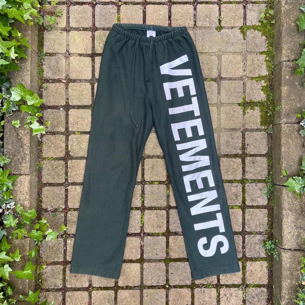 image of Vetements Spell Out Logo Joggers in Green, Men's (Size 30)