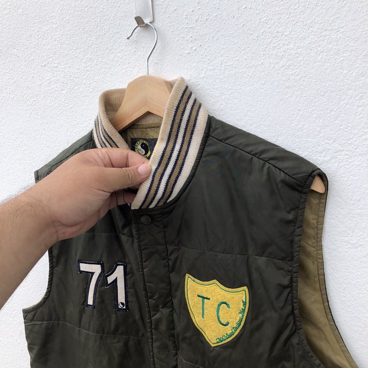 Japanese Brand T&C SURF DESIGNER PUFFER VEST PATCHES RARE DESIGN Size US M / EU 48-50 / 2 - 7 Thumbnail